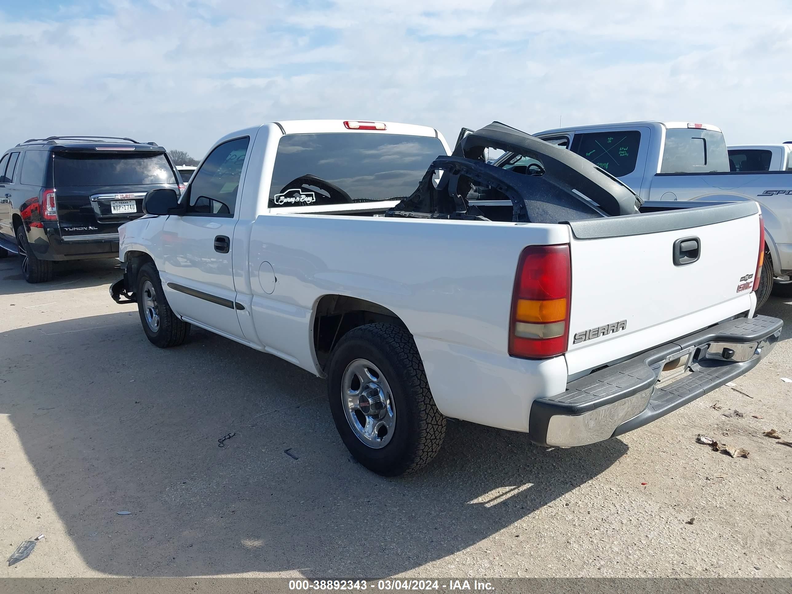 Photo 2 VIN: 1GTEC14X13Z332278 - GMC SIERRA 