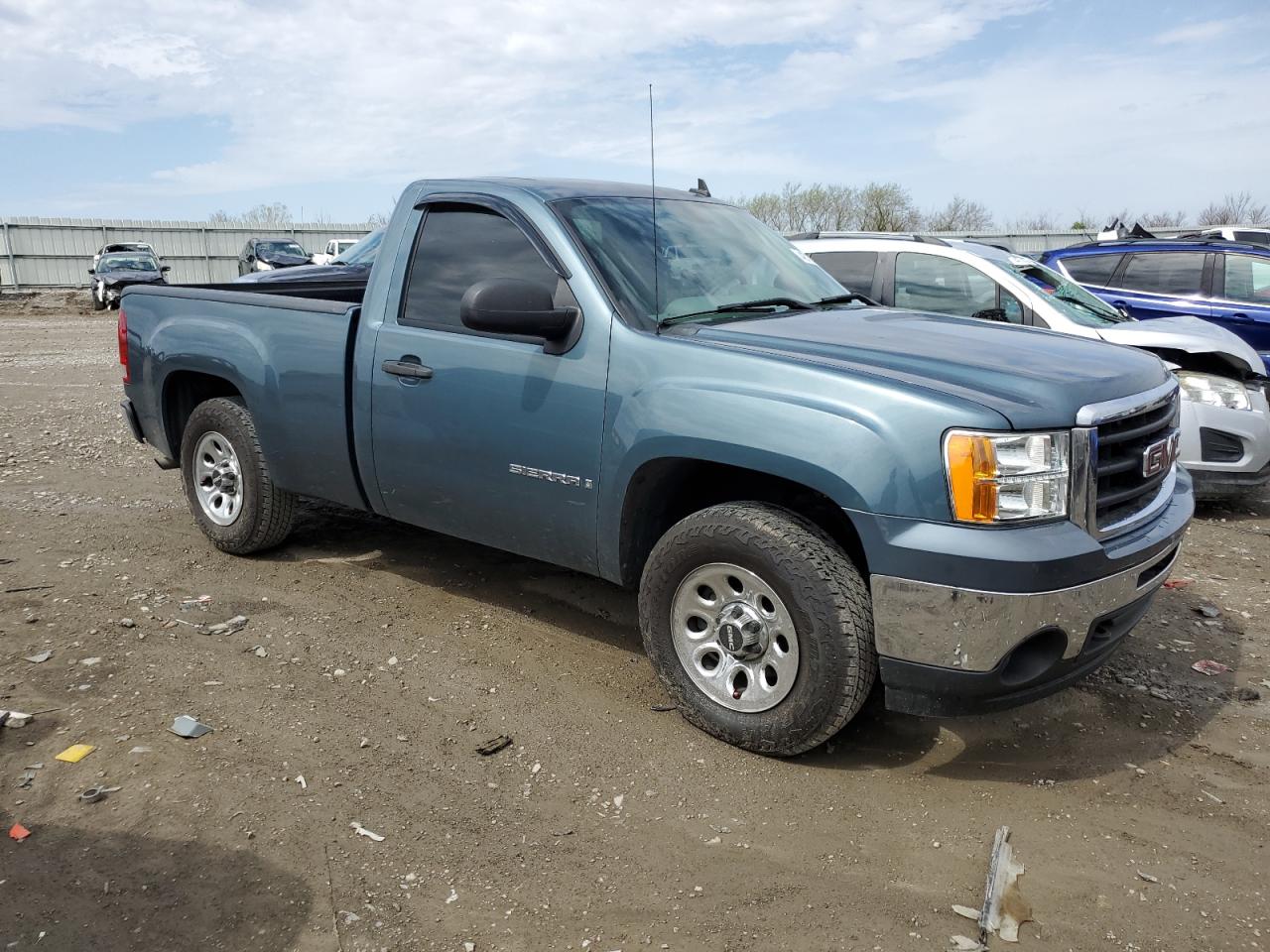 Photo 3 VIN: 1GTEC14X18Z320817 - GMC SIERRA 