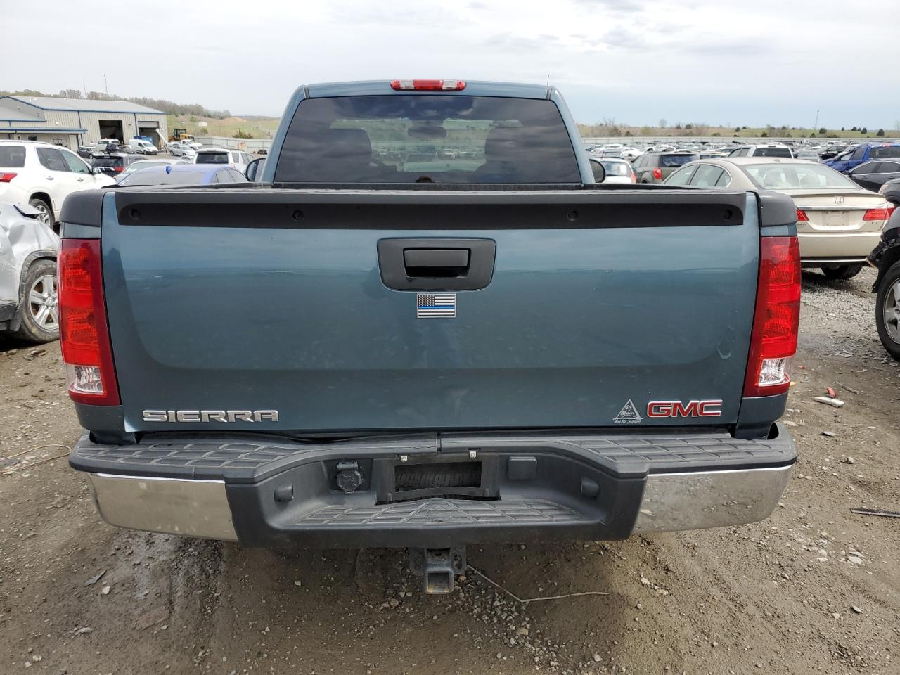 Photo 5 VIN: 1GTEC14X18Z320817 - GMC SIERRA 