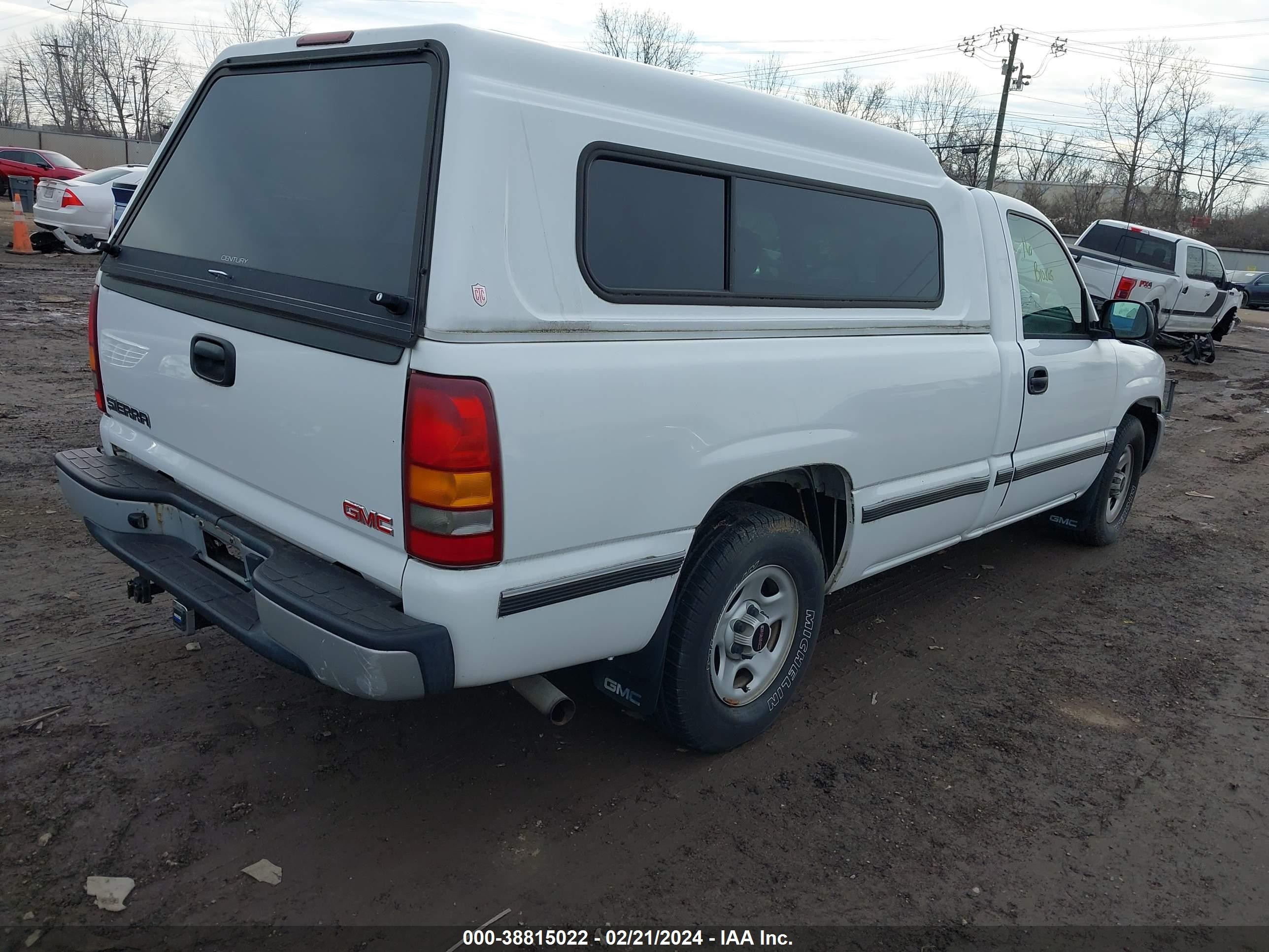 Photo 3 VIN: 1GTEC14X23Z290624 - GMC SIERRA 