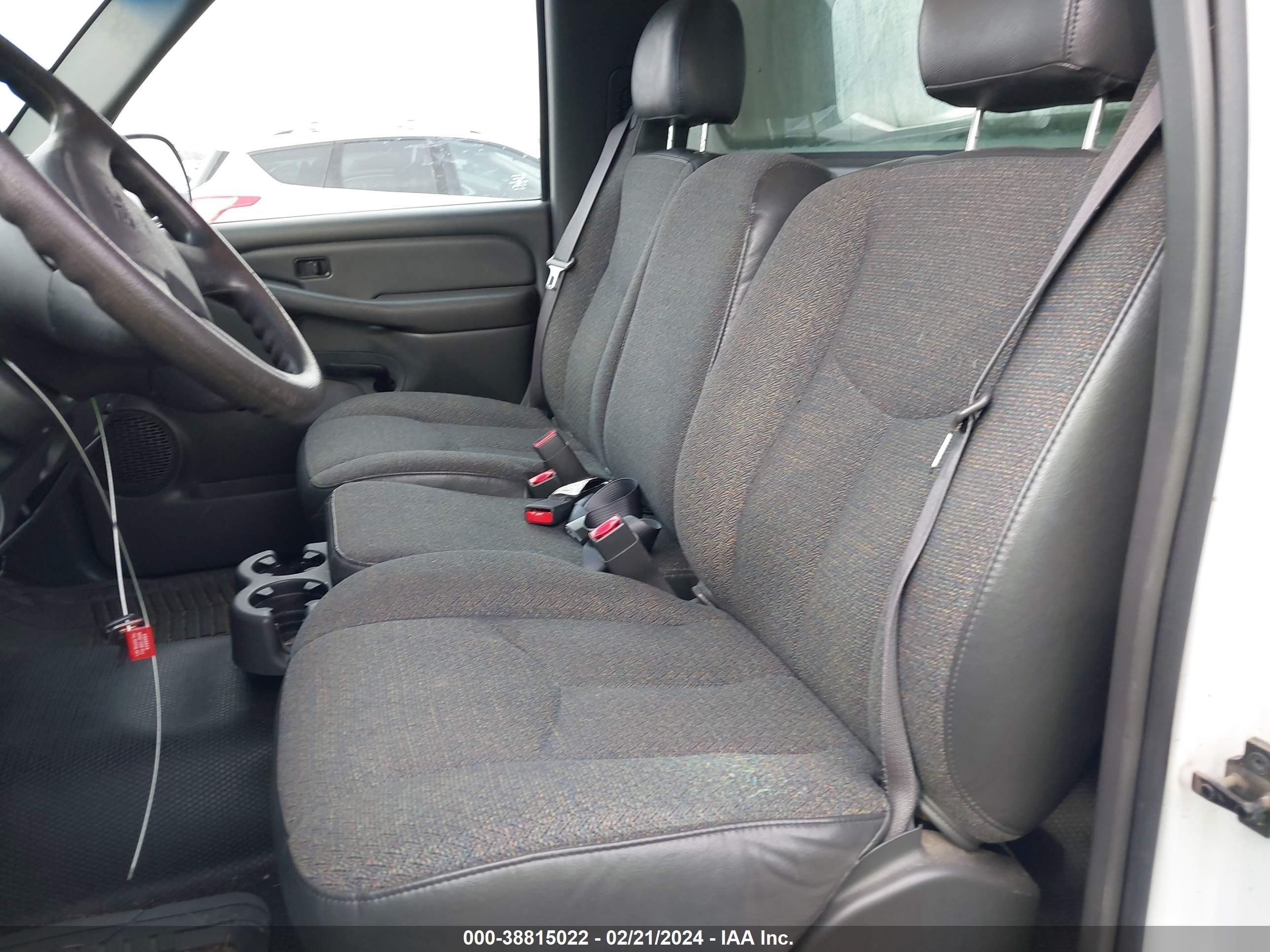 Photo 7 VIN: 1GTEC14X23Z290624 - GMC SIERRA 