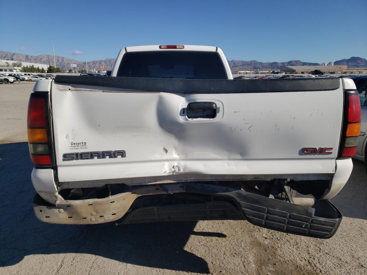 Photo 5 VIN: 1GTEC14X25Z104969 - GMC SIERRA 