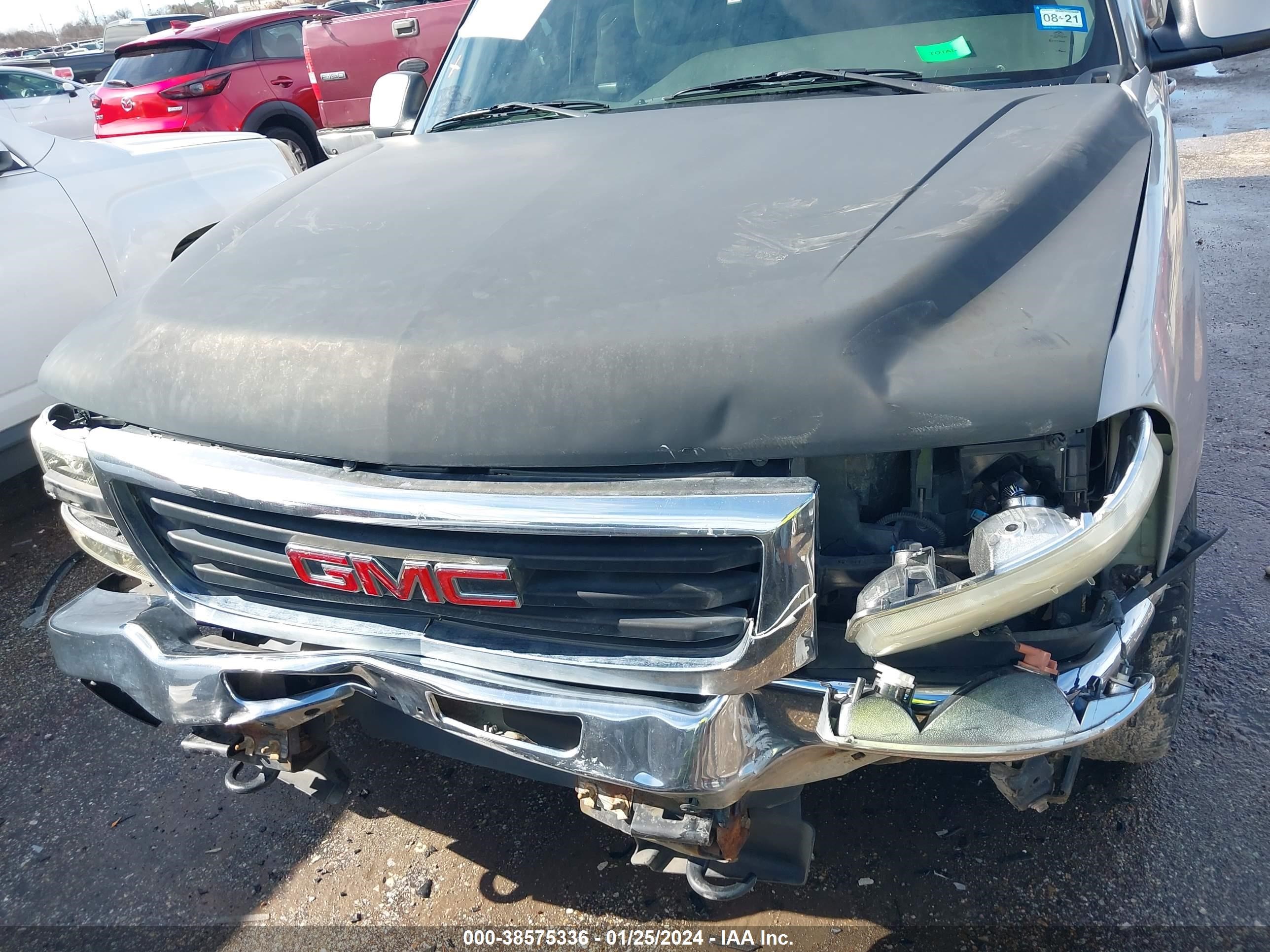 Photo 5 VIN: 1GTEC14X25Z161429 - GMC SIERRA 