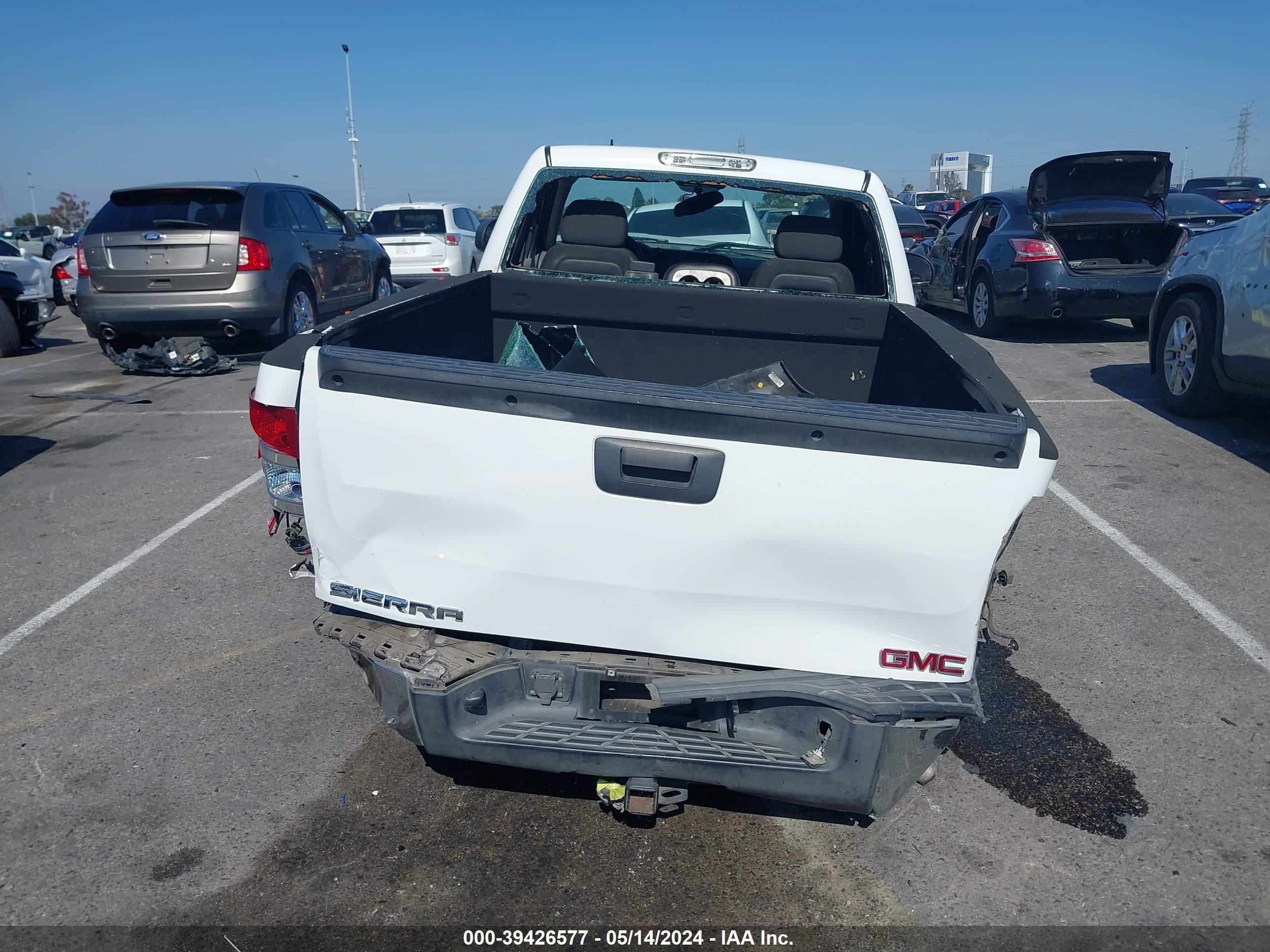 Photo 15 VIN: 1GTEC14X28Z212139 - GMC SIERRA 