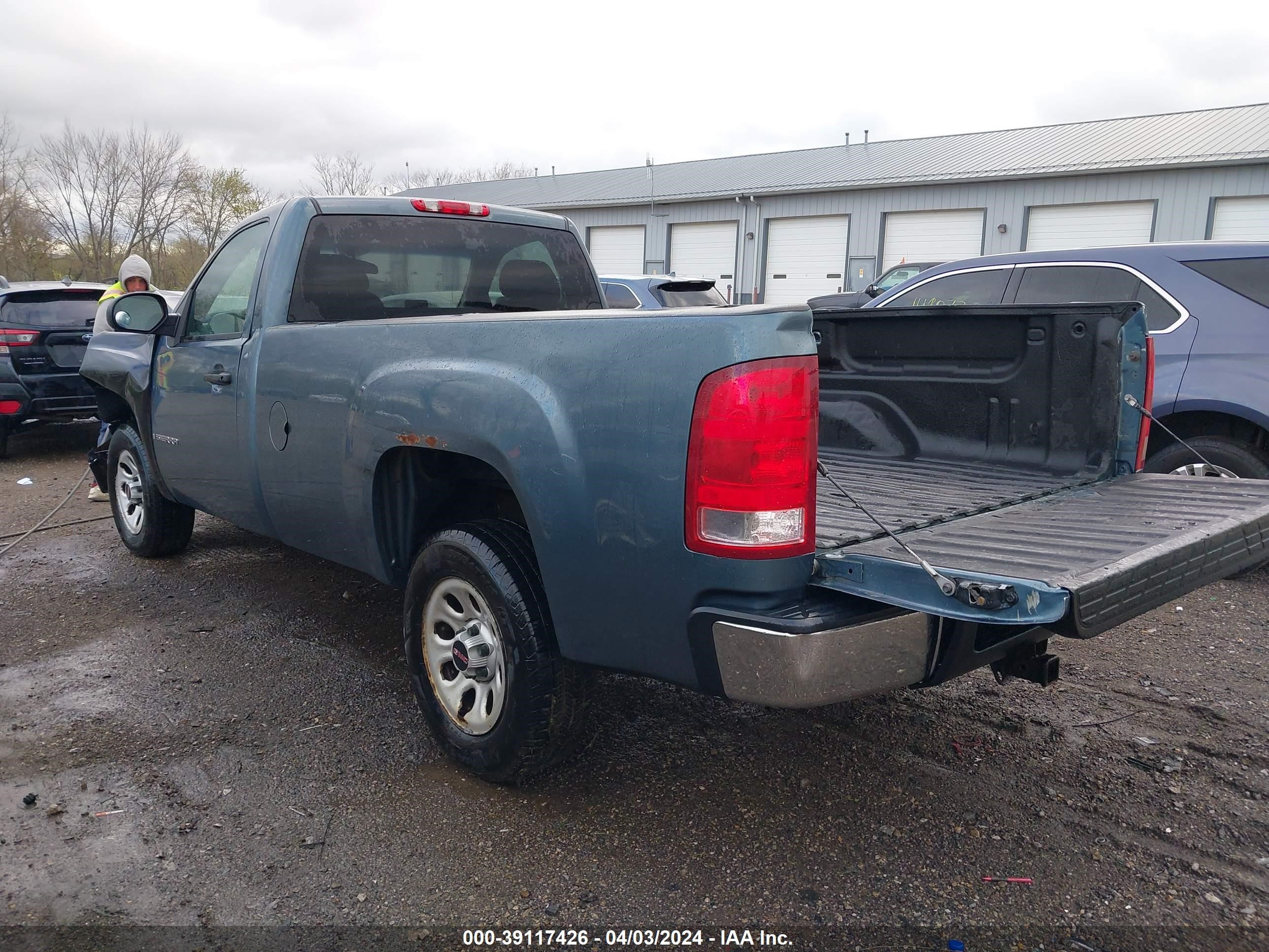 Photo 2 VIN: 1GTEC14X29Z173618 - GMC SIERRA 