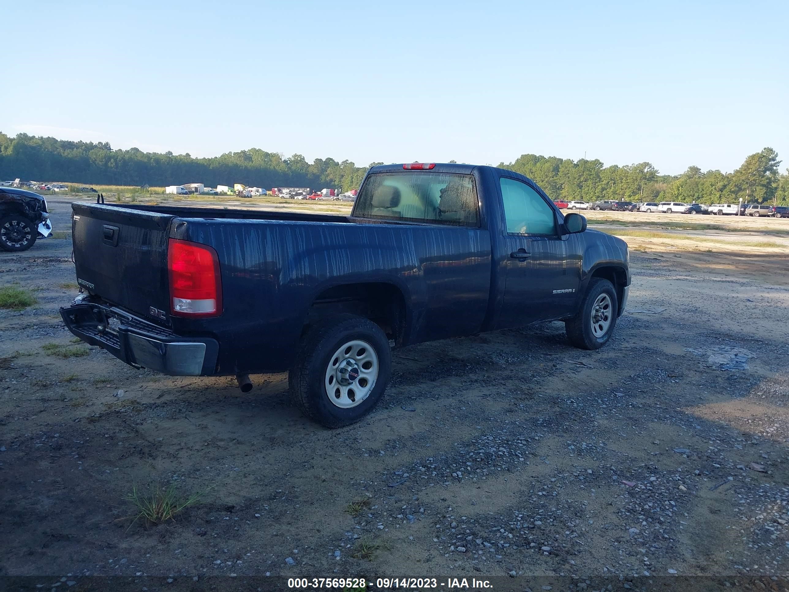 Photo 3 VIN: 1GTEC14X37Z608255 - GMC SIERRA 