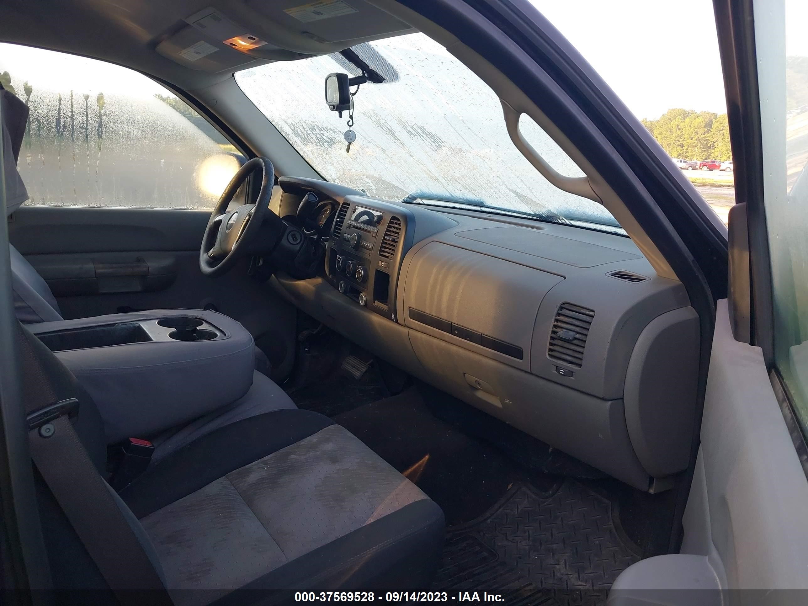 Photo 4 VIN: 1GTEC14X37Z608255 - GMC SIERRA 