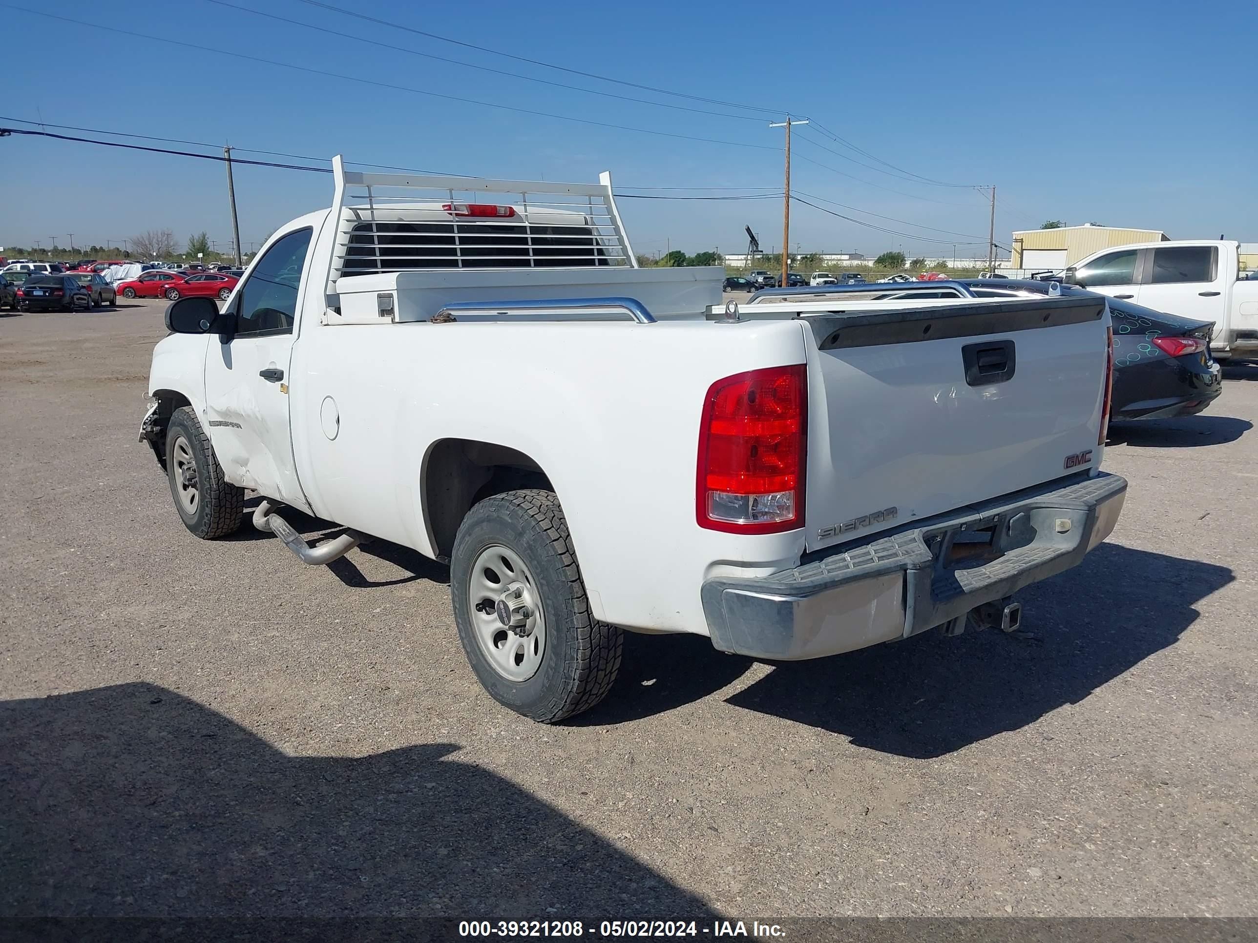 Photo 2 VIN: 1GTEC14X38Z314307 - GMC SIERRA 