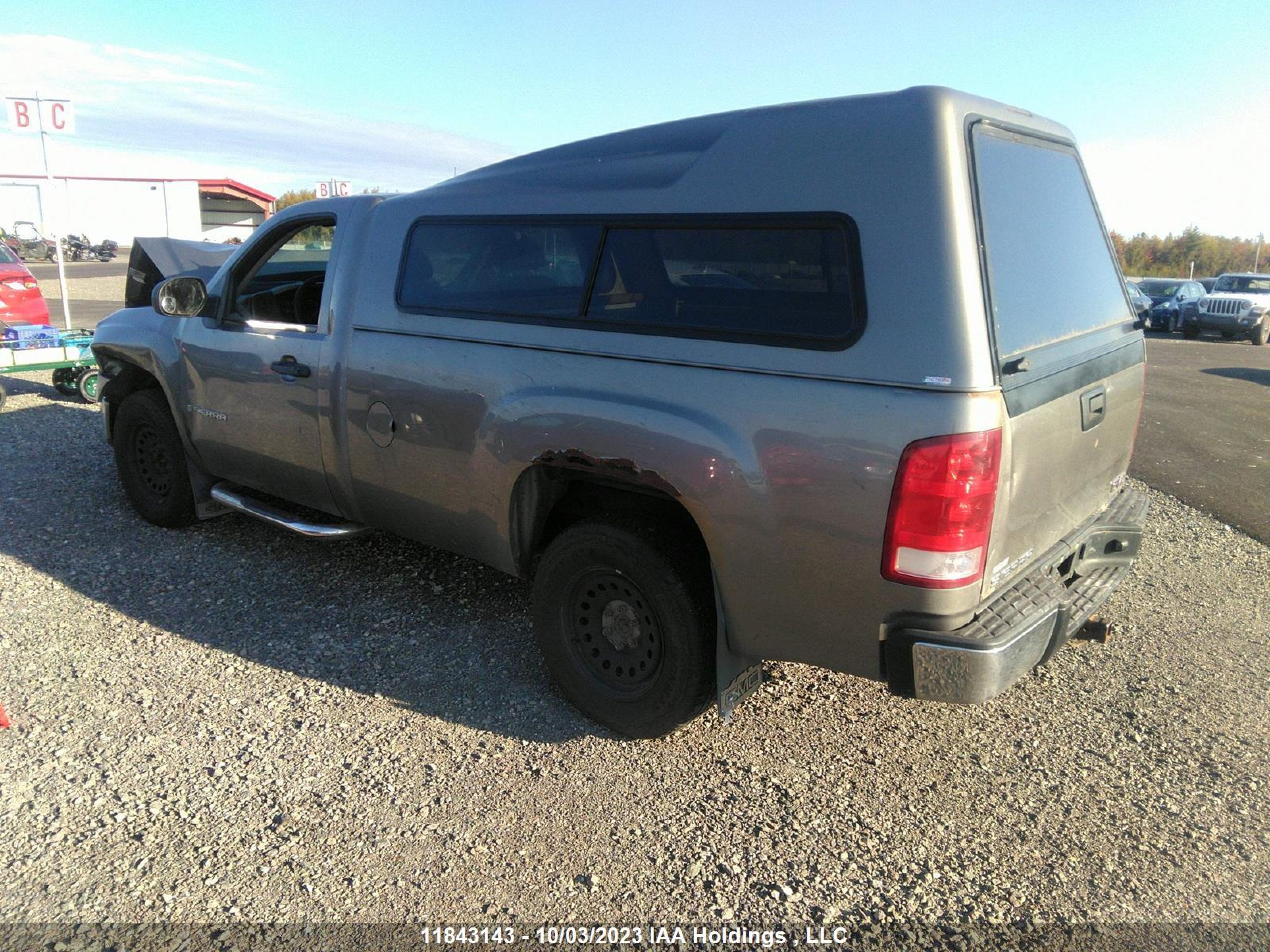 Photo 2 VIN: 1GTEC14X98Z245736 - GMC SIERRA 