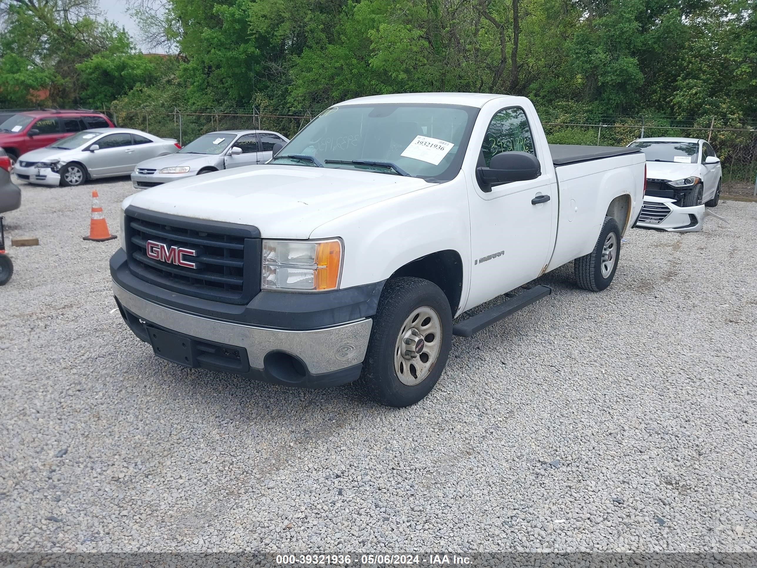 Photo 1 VIN: 1GTEC14X98Z252069 - GMC SIERRA 