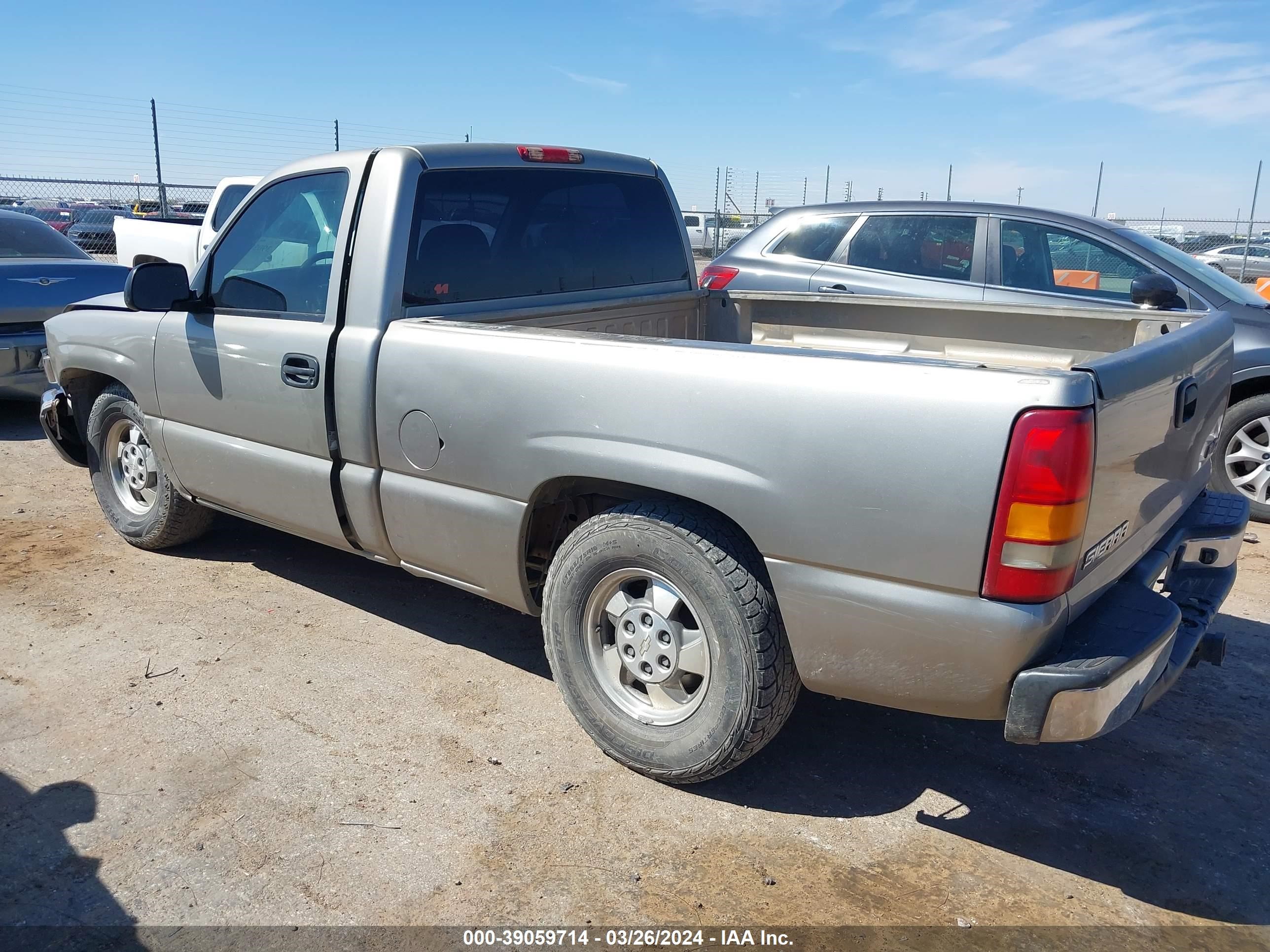 Photo 2 VIN: 1GTEC14XX3Z158727 - GMC SIERRA 