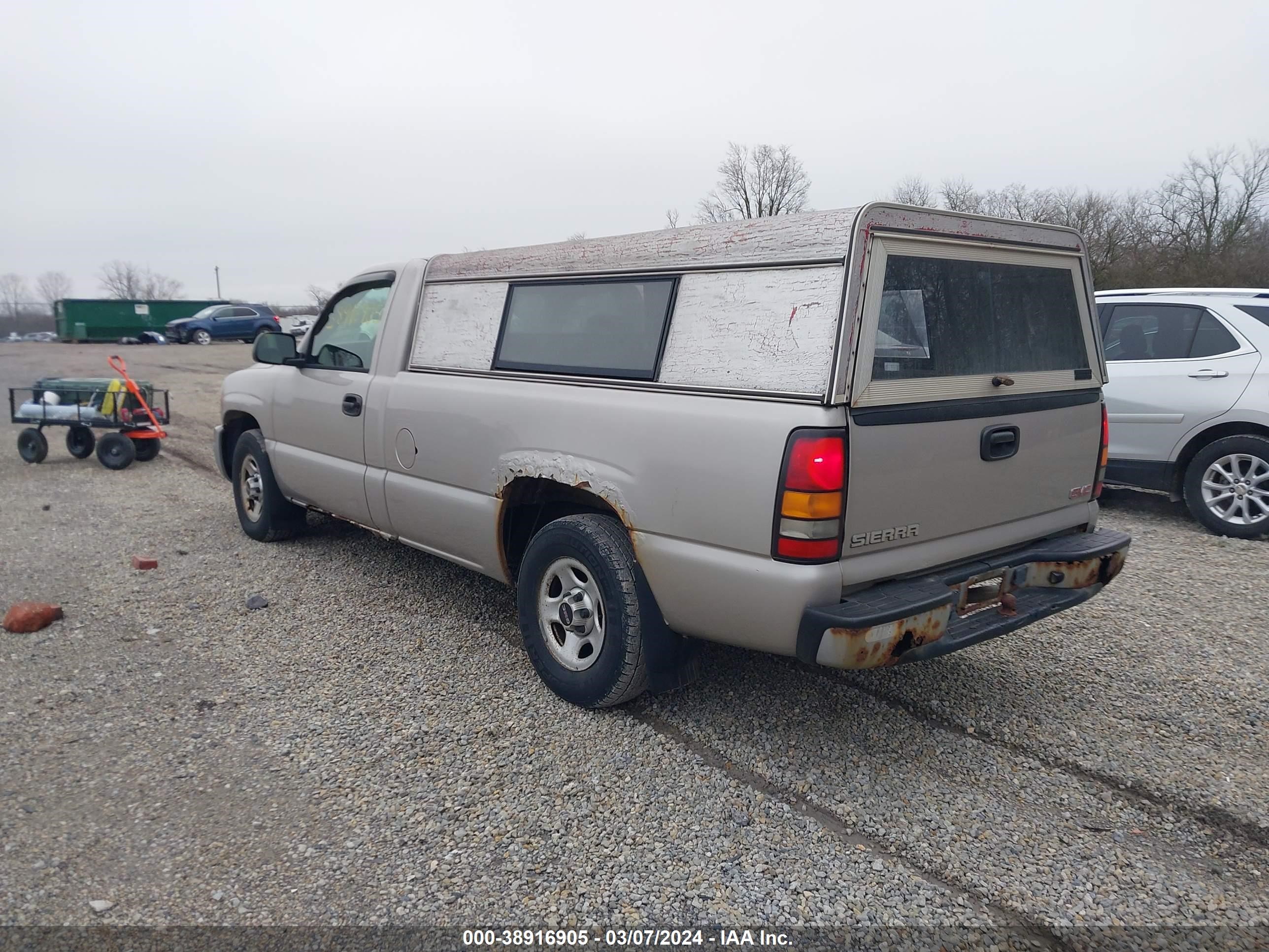 Photo 2 VIN: 1GTEC14XX4Z192717 - GMC NULL 