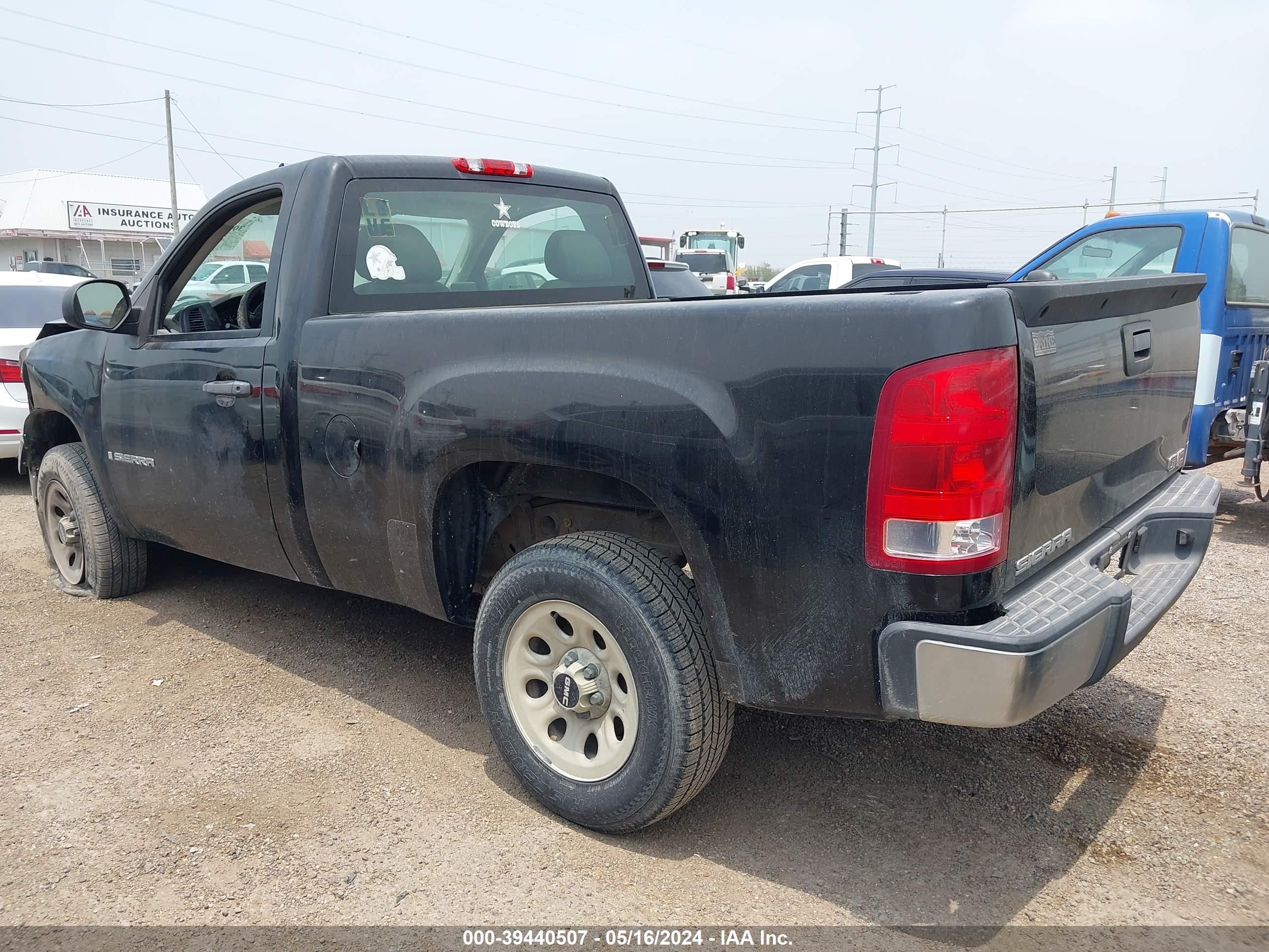 Photo 2 VIN: 1GTEC14XX8Z126271 - GMC SIERRA 