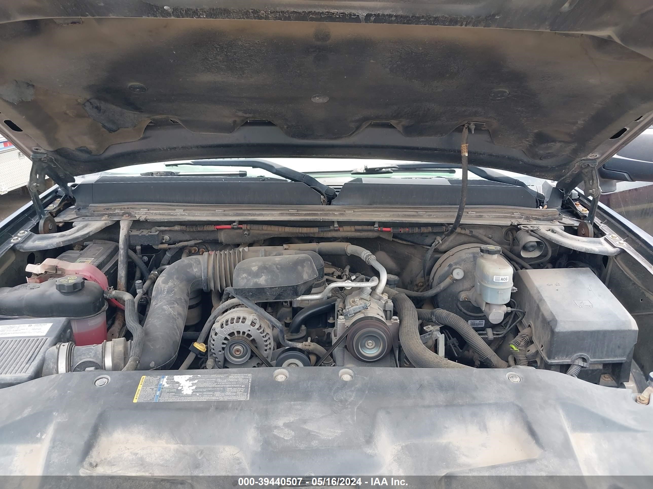 Photo 9 VIN: 1GTEC14XX8Z126271 - GMC SIERRA 