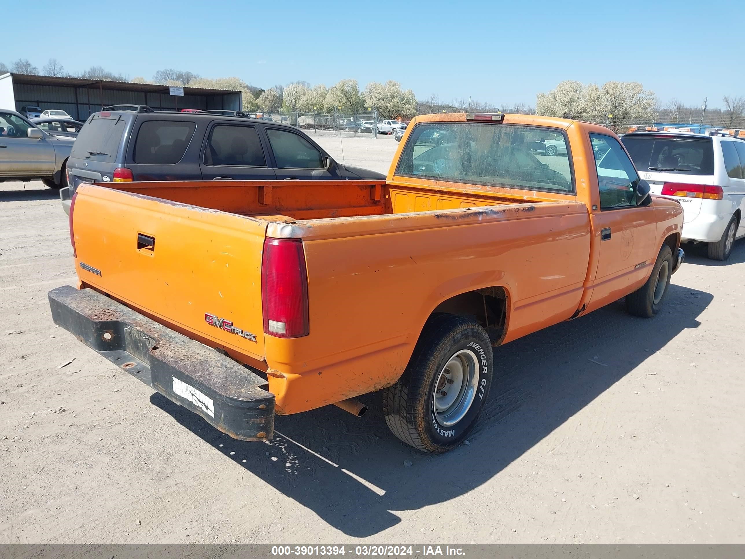 Photo 3 VIN: 1GTEC14Z6RZ550601 - GMC SIERRA 