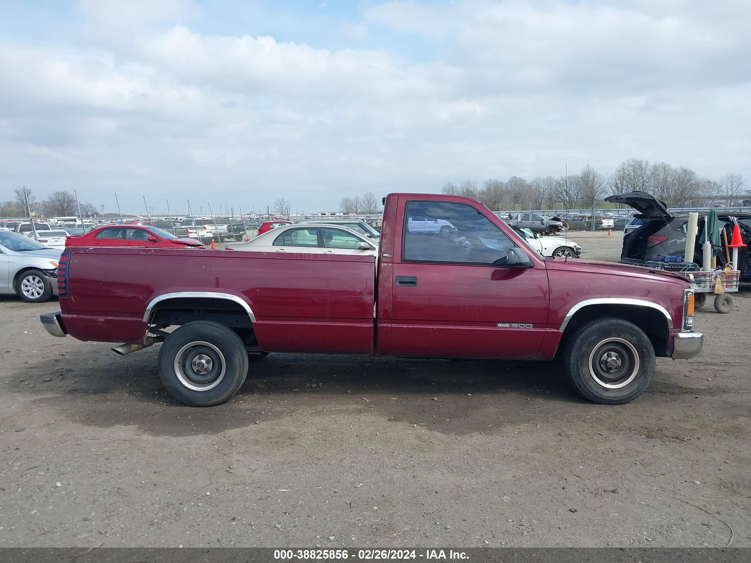 Photo 12 VIN: 1GTEC14Z6SZ501985 - GMC SIERRA 