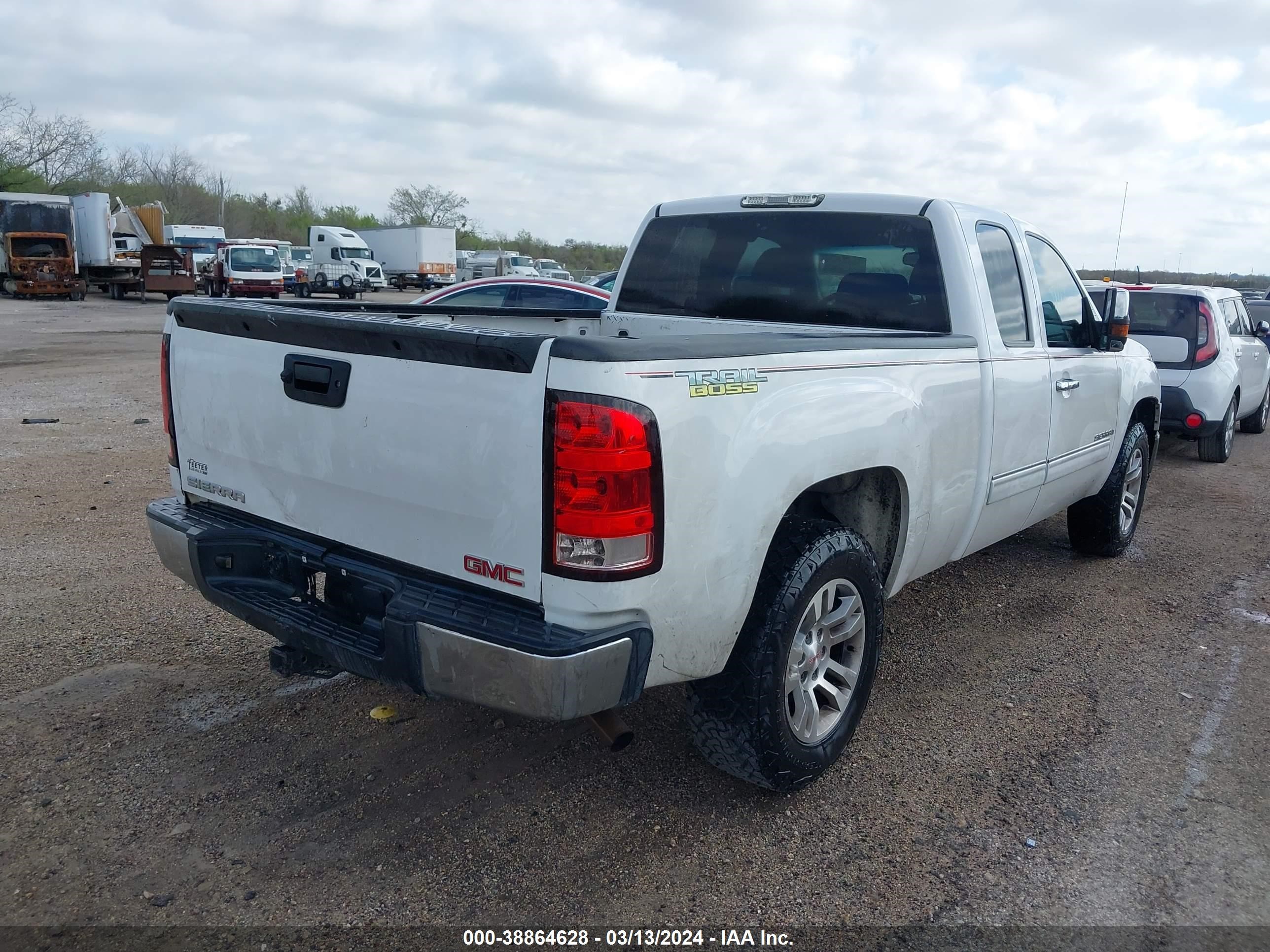 Photo 3 VIN: 1GTEC19C49Z264525 - GMC SIERRA 