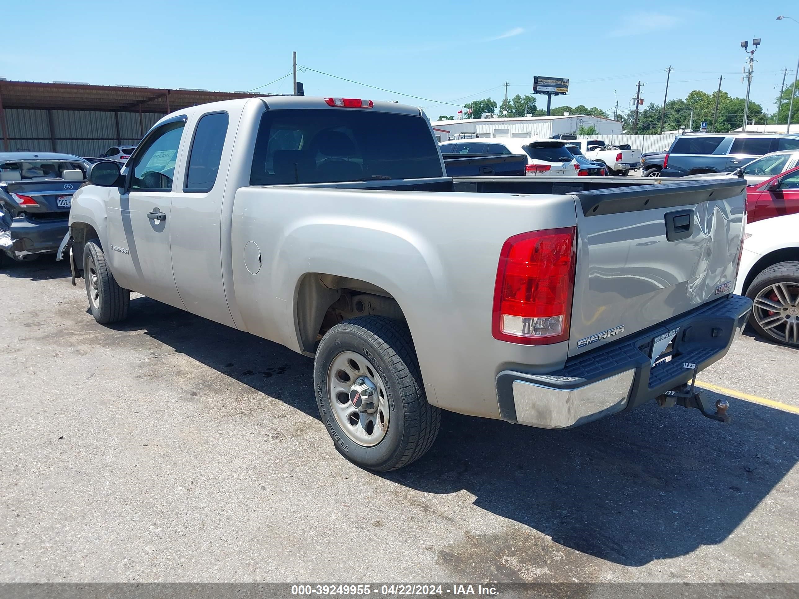 Photo 2 VIN: 1GTEC19C88Z188371 - GMC SIERRA 