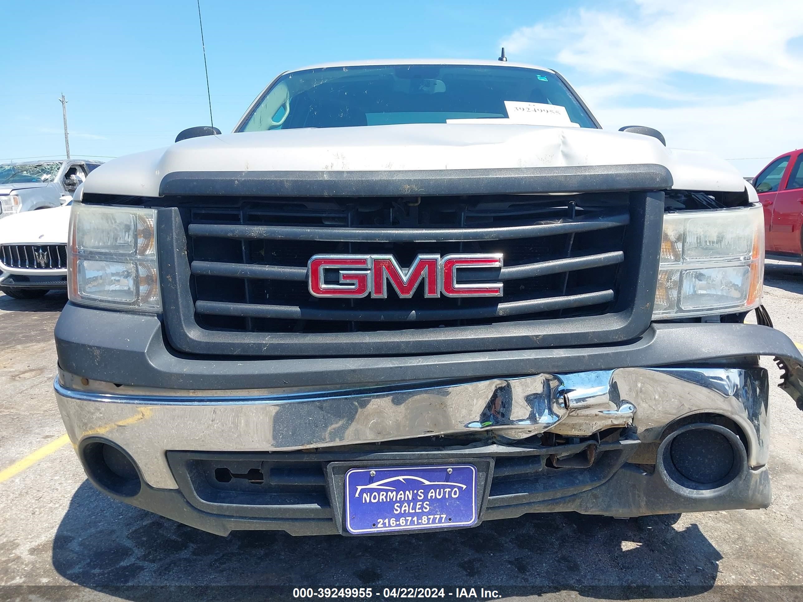 Photo 5 VIN: 1GTEC19C88Z188371 - GMC SIERRA 