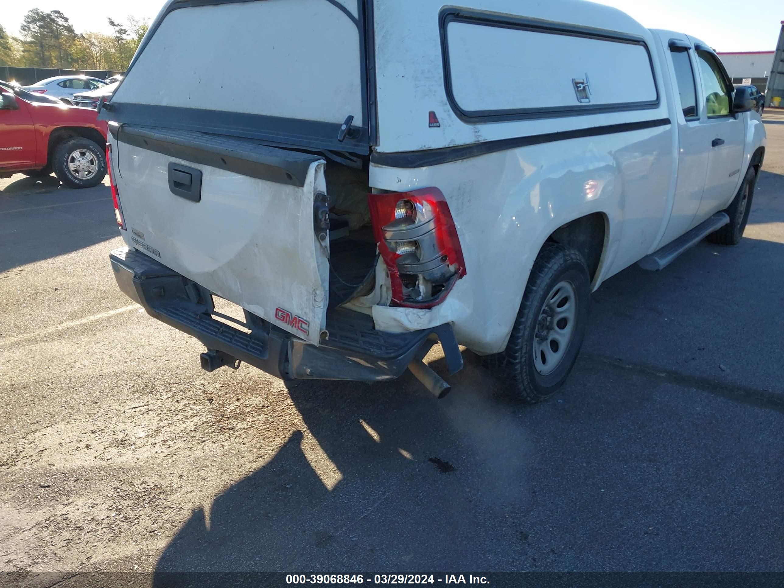 Photo 5 VIN: 1GTEC19J29E146656 - GMC SIERRA 