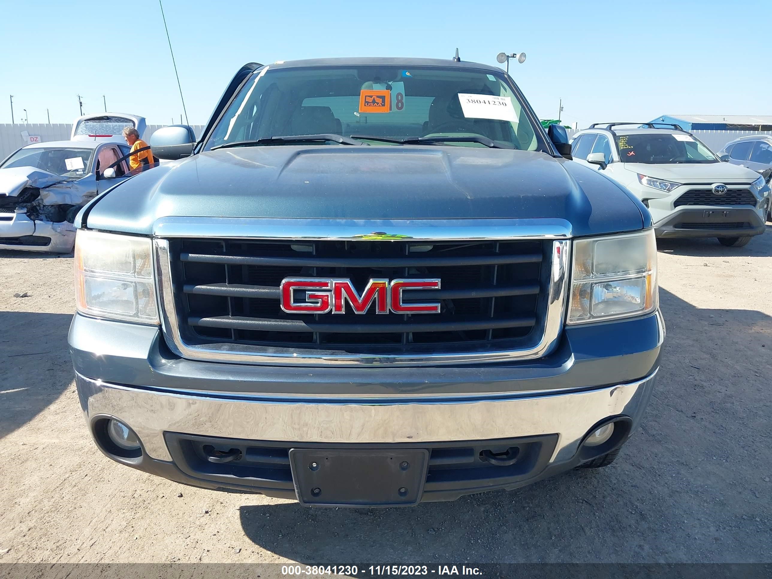 Photo 11 VIN: 1GTEC19J58Z276308 - GMC SIERRA 