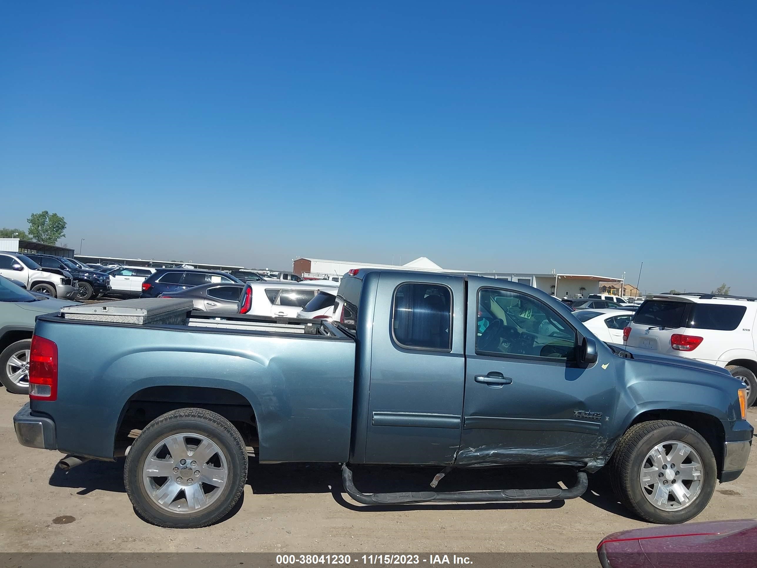 Photo 12 VIN: 1GTEC19J58Z276308 - GMC SIERRA 