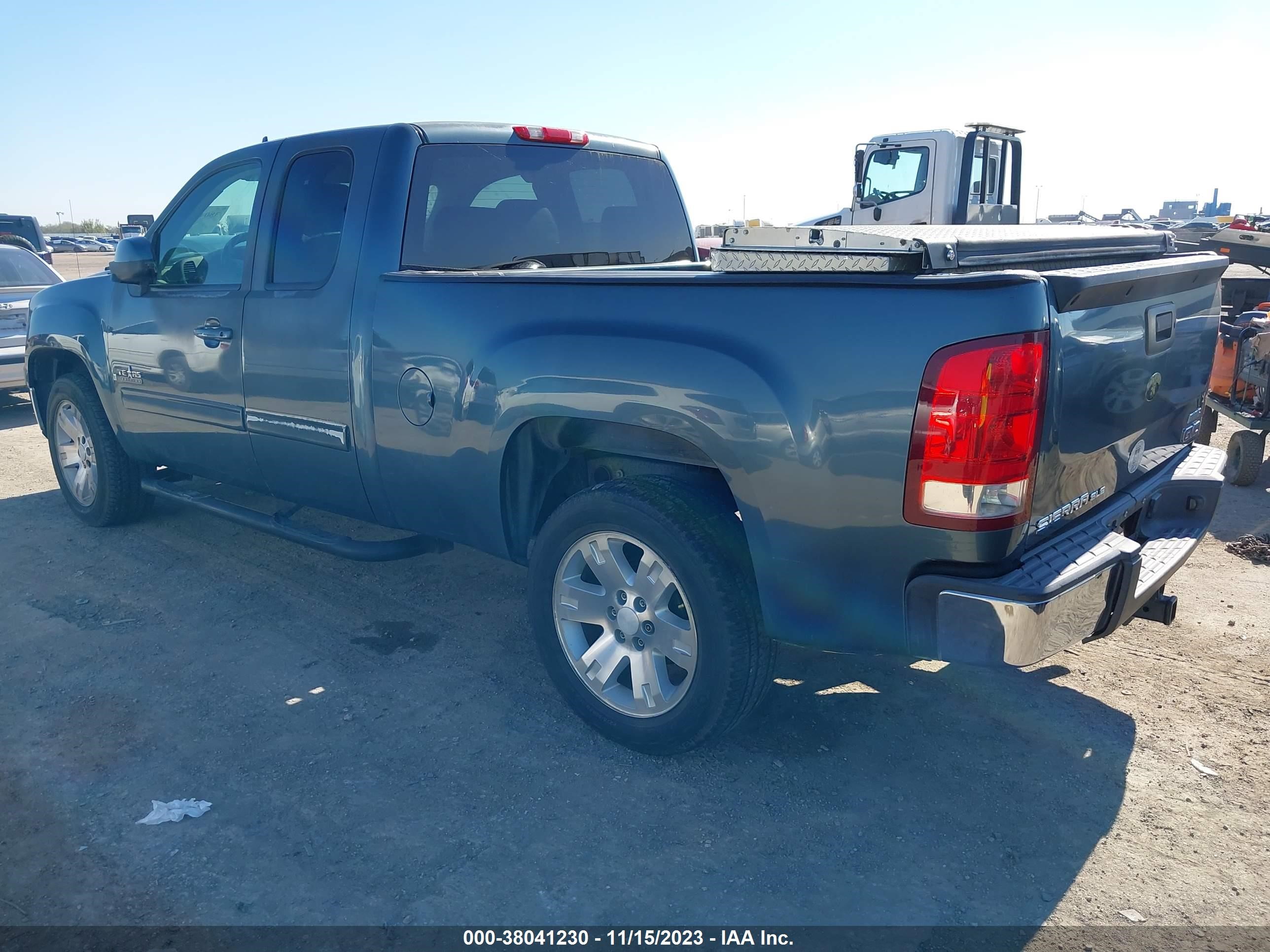 Photo 2 VIN: 1GTEC19J58Z276308 - GMC SIERRA 