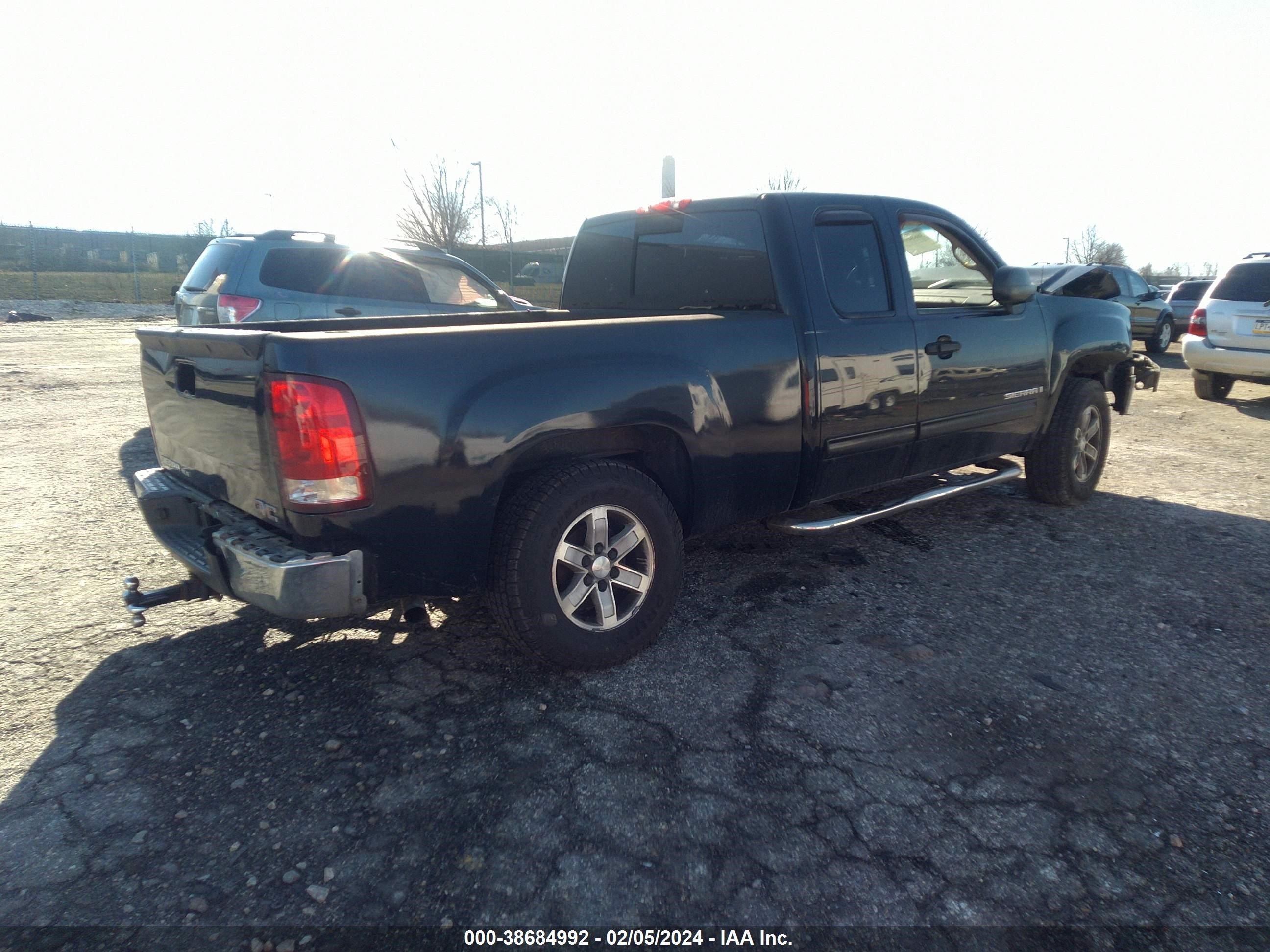 Photo 3 VIN: 1GTEC19J67Z540392 - GMC SIERRA 