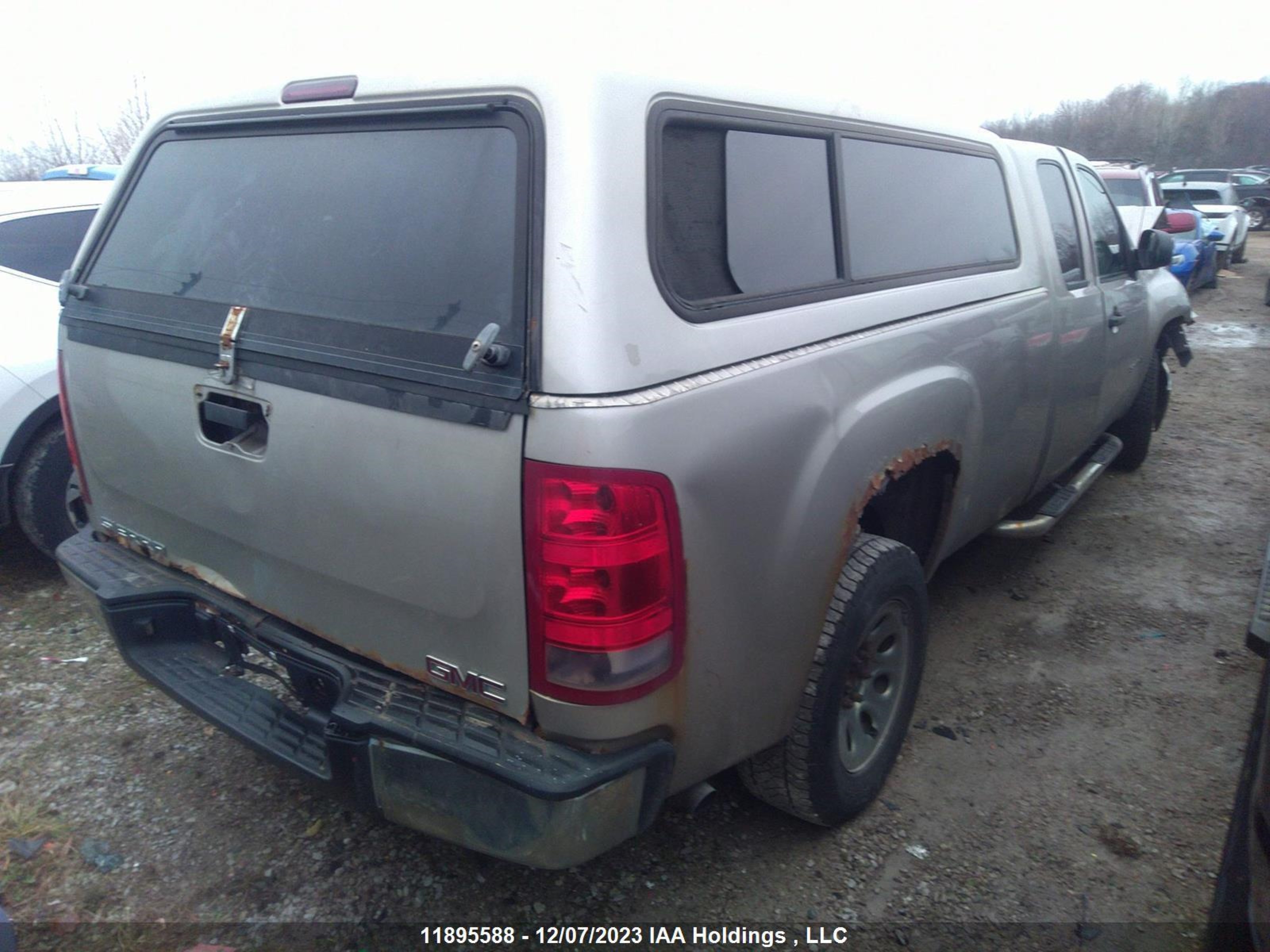 Photo 3 VIN: 1GTEC19J77E580942 - GMC NULL 