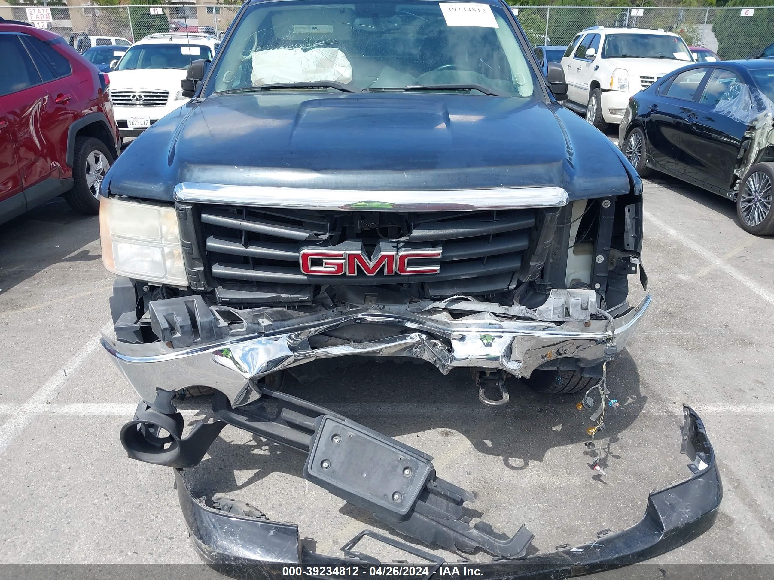 Photo 11 VIN: 1GTEC19JX8Z249007 - GMC SIERRA 