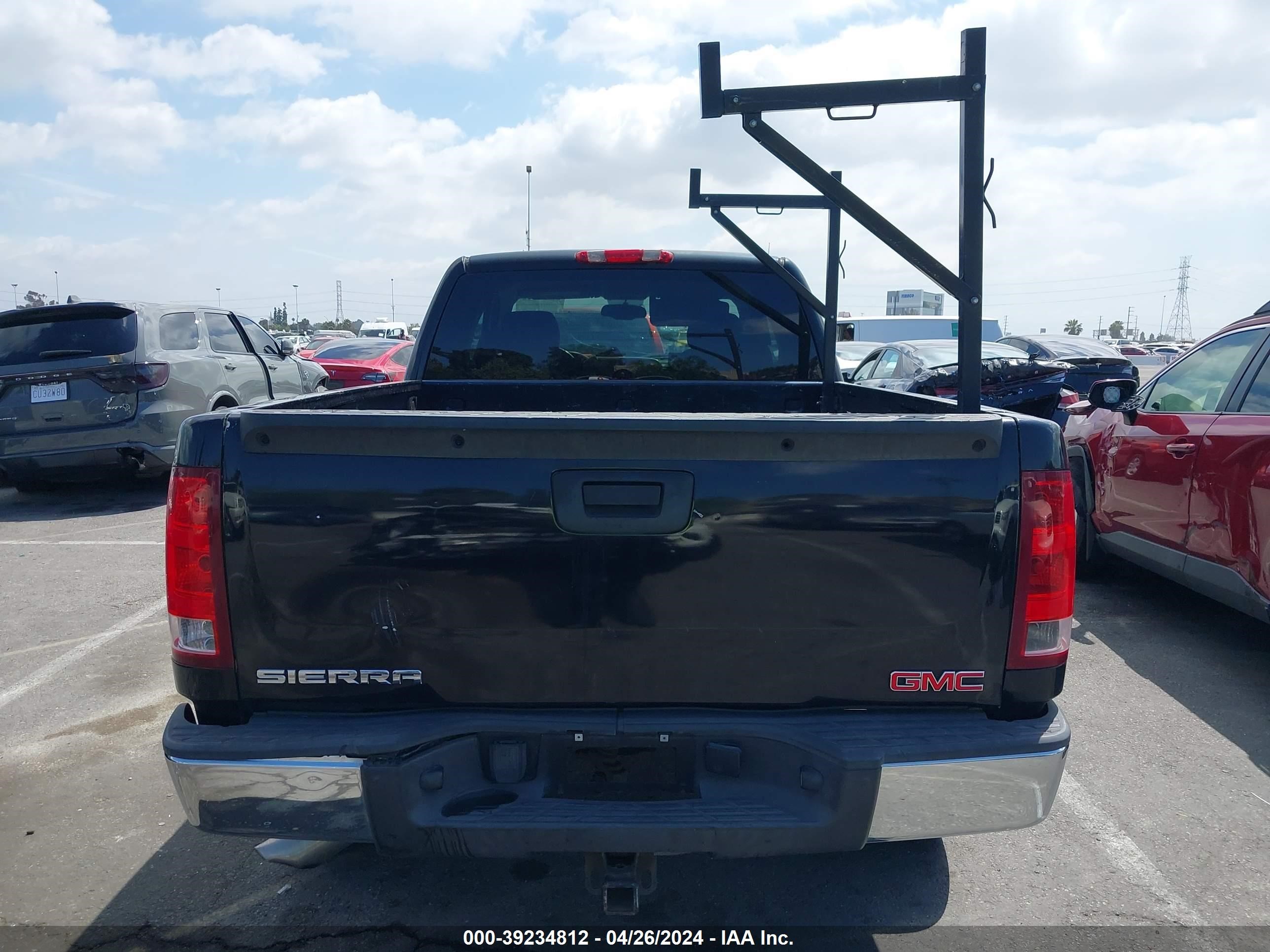 Photo 15 VIN: 1GTEC19JX8Z249007 - GMC SIERRA 