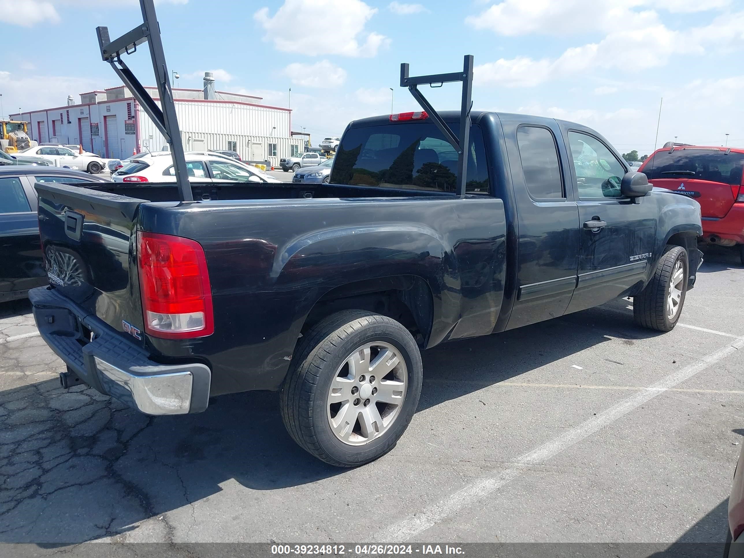 Photo 3 VIN: 1GTEC19JX8Z249007 - GMC SIERRA 