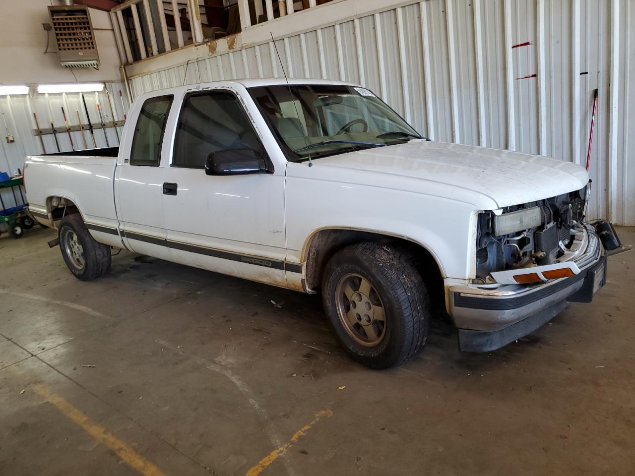 Photo 3 VIN: 1GTEC19R0WR516903 - GMC SIERRA 