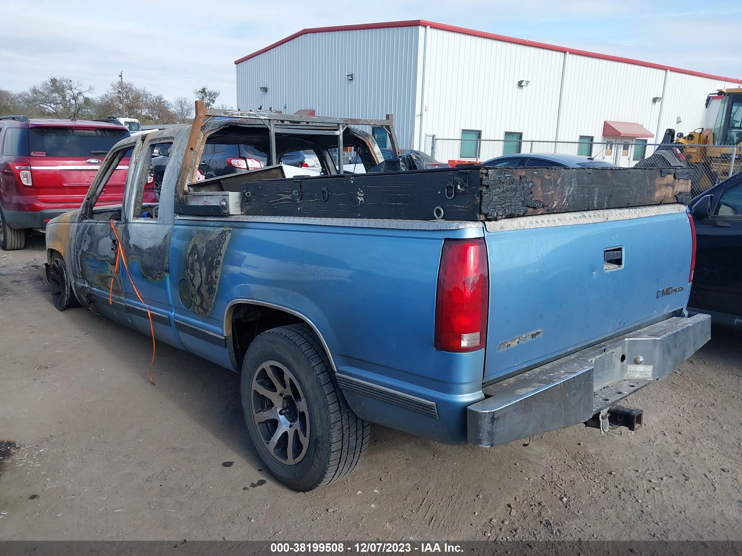 Photo 2 VIN: 1GTEC19R1TE535480 - GMC SIERRA 