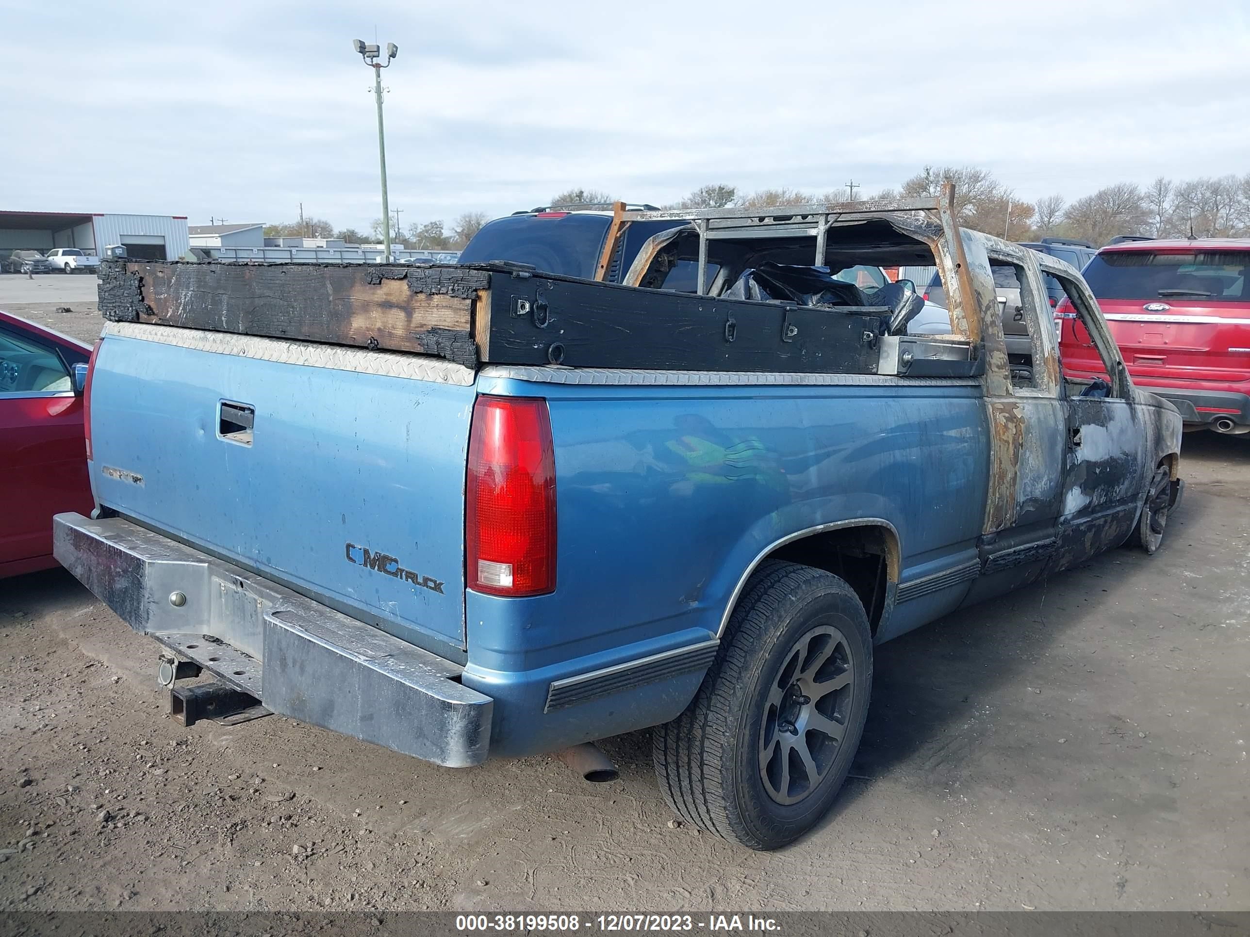 Photo 3 VIN: 1GTEC19R1TE535480 - GMC SIERRA 