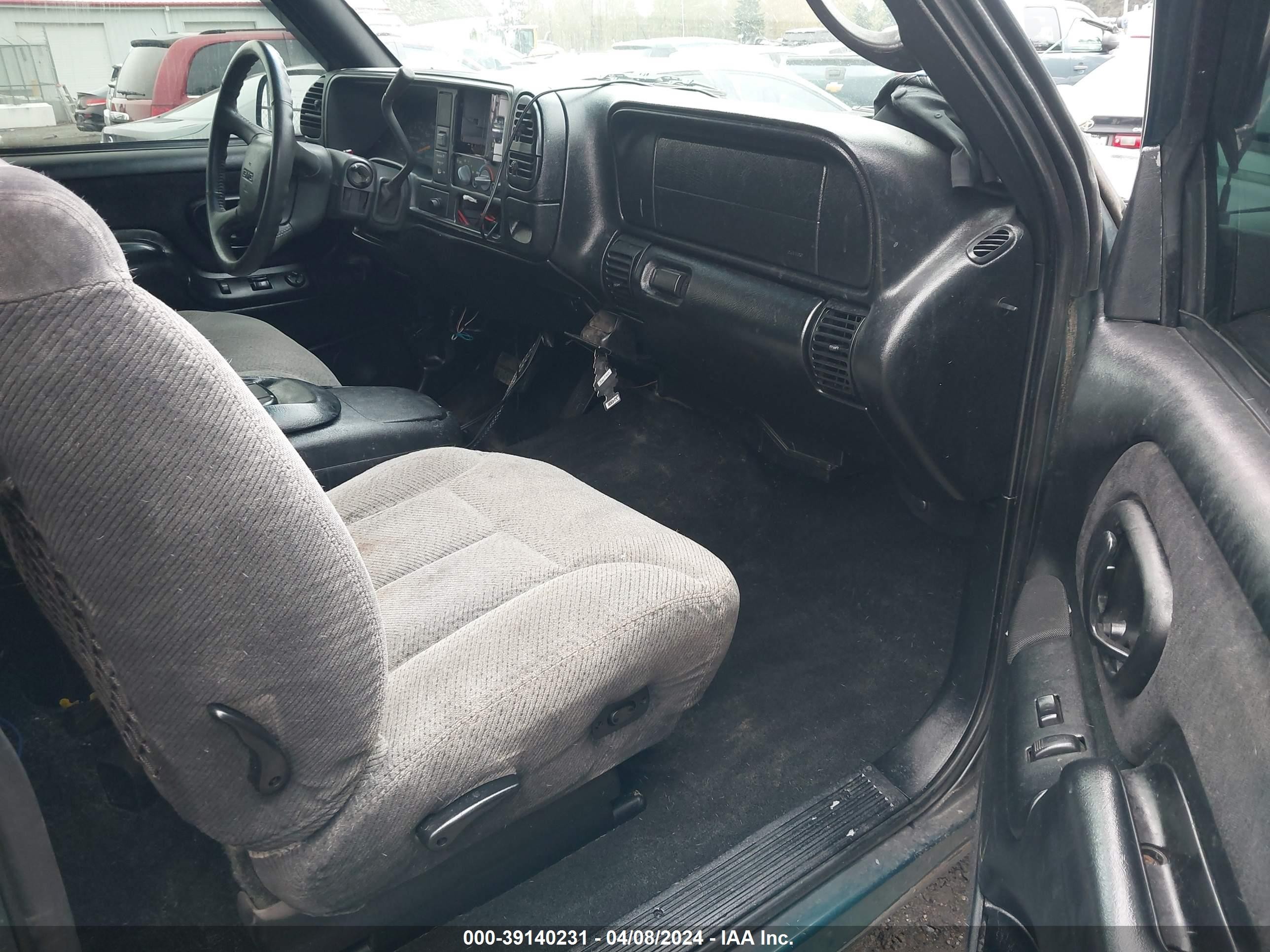 Photo 4 VIN: 1GTEC19R6WR517781 - GMC SIERRA 