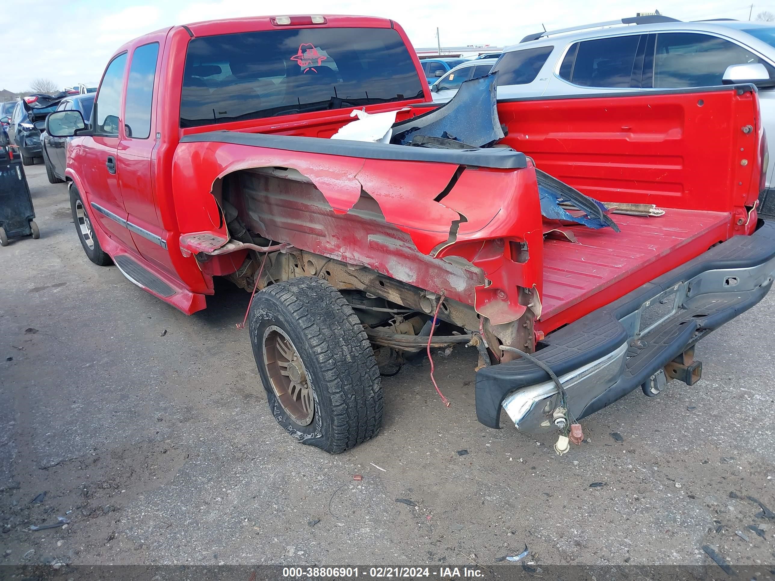 Photo 2 VIN: 1GTEC19T02Z232015 - GMC SIERRA 