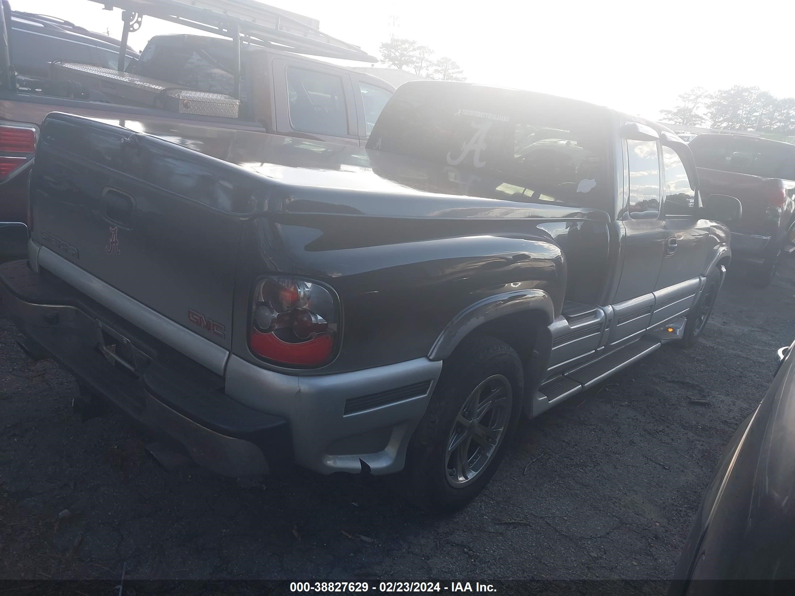 Photo 3 VIN: 1GTEC19T04Z333459 - GMC SIERRA 