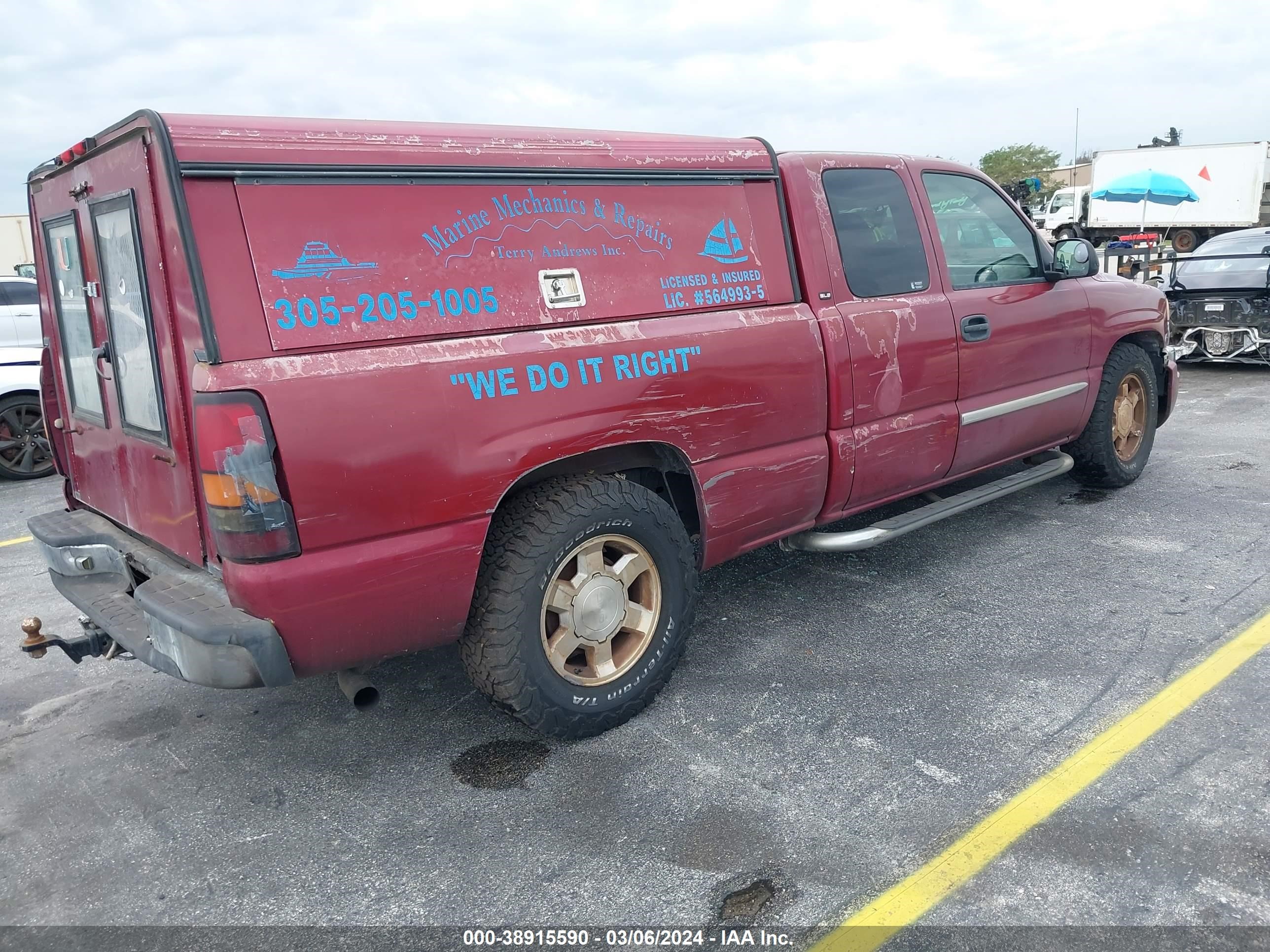 Photo 3 VIN: 1GTEC19T15Z345475 - GMC SIERRA 