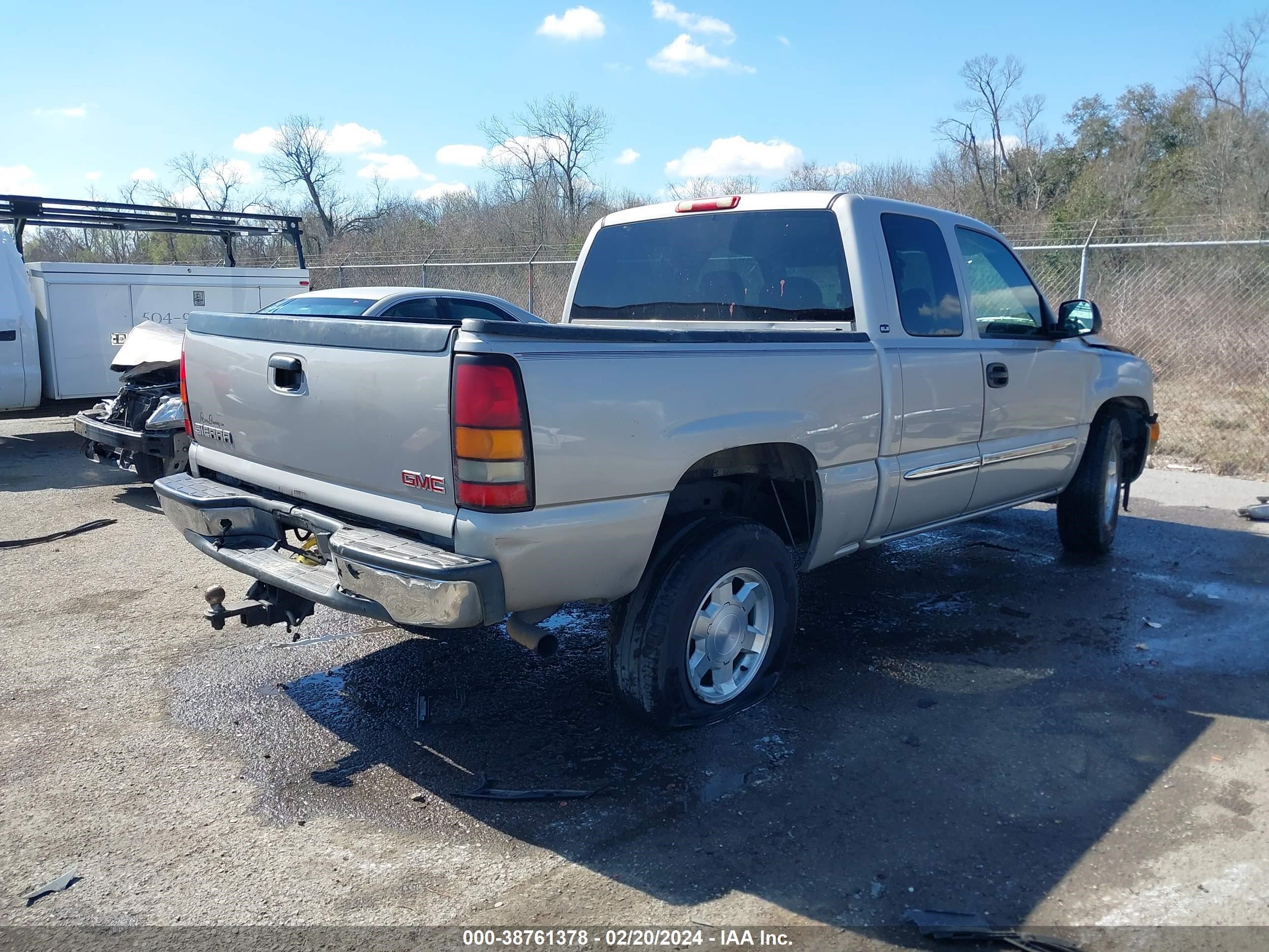 Photo 3 VIN: 1GTEC19T16Z138604 - GMC SIERRA 