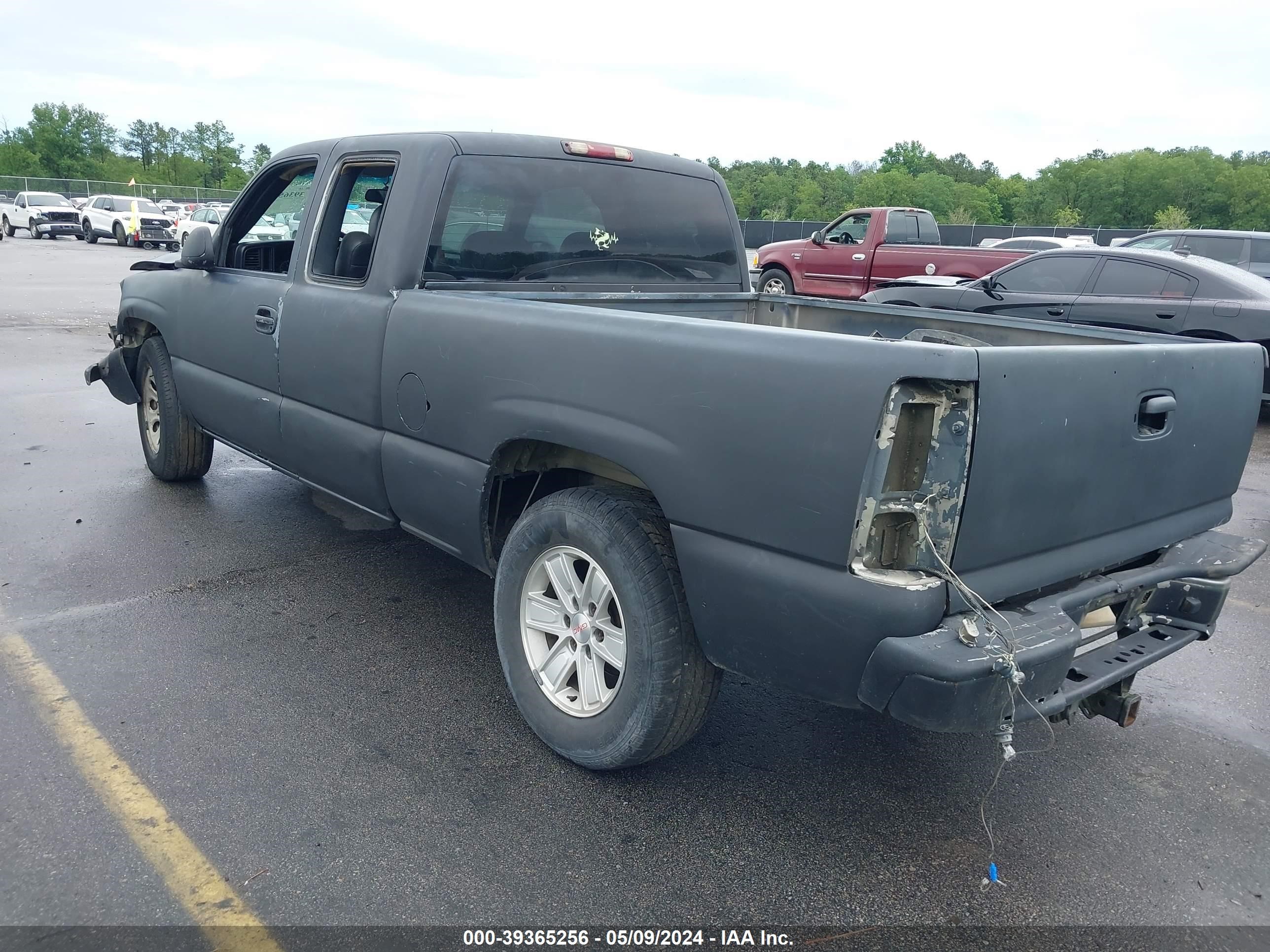 Photo 2 VIN: 1GTEC19T1YZ209318 - GMC SIERRA 