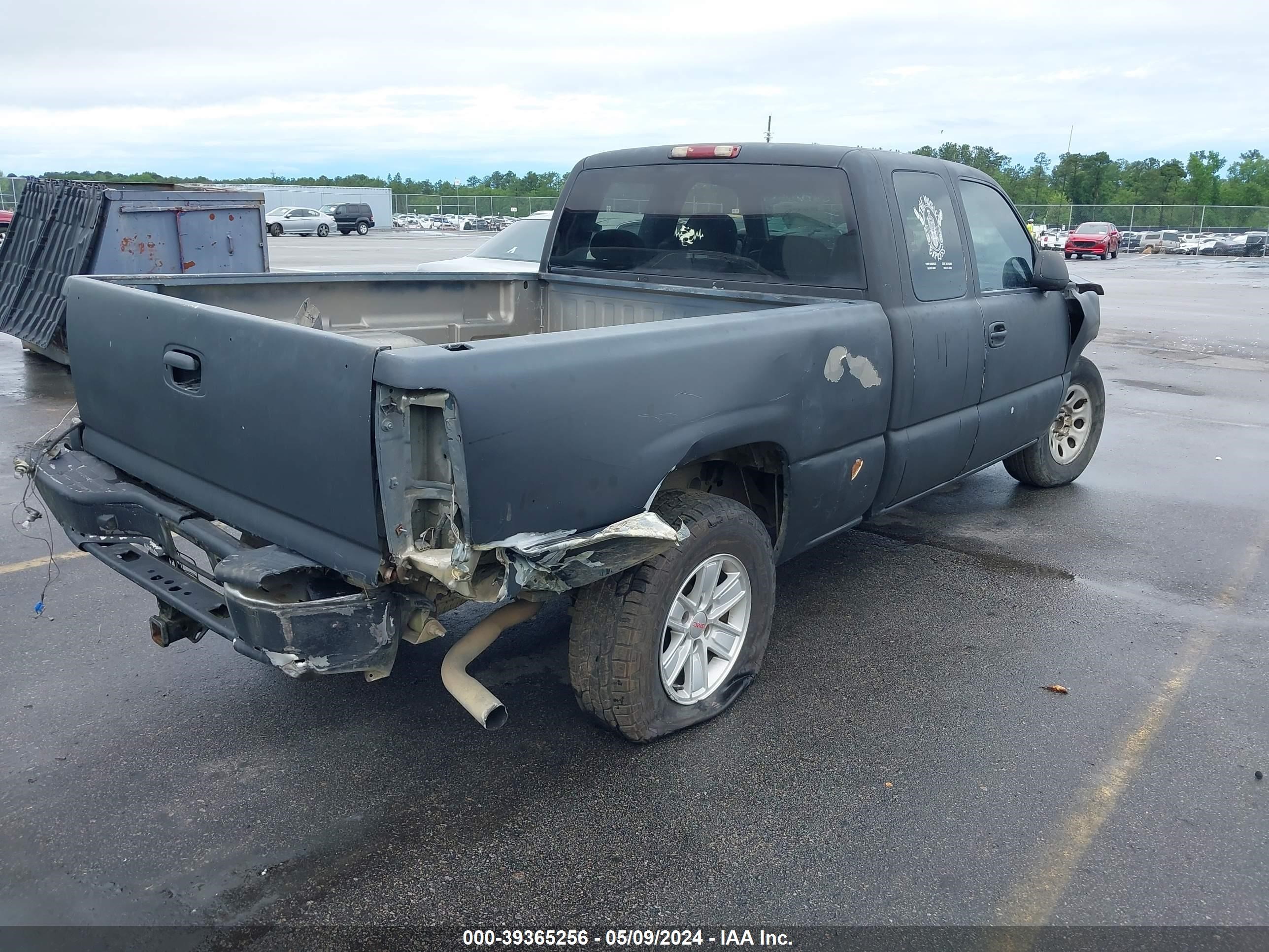 Photo 3 VIN: 1GTEC19T1YZ209318 - GMC SIERRA 