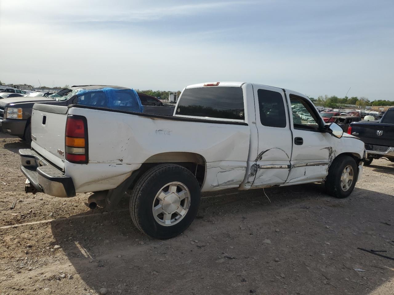 Photo 2 VIN: 1GTEC19T45Z188685 - GMC SIERRA 