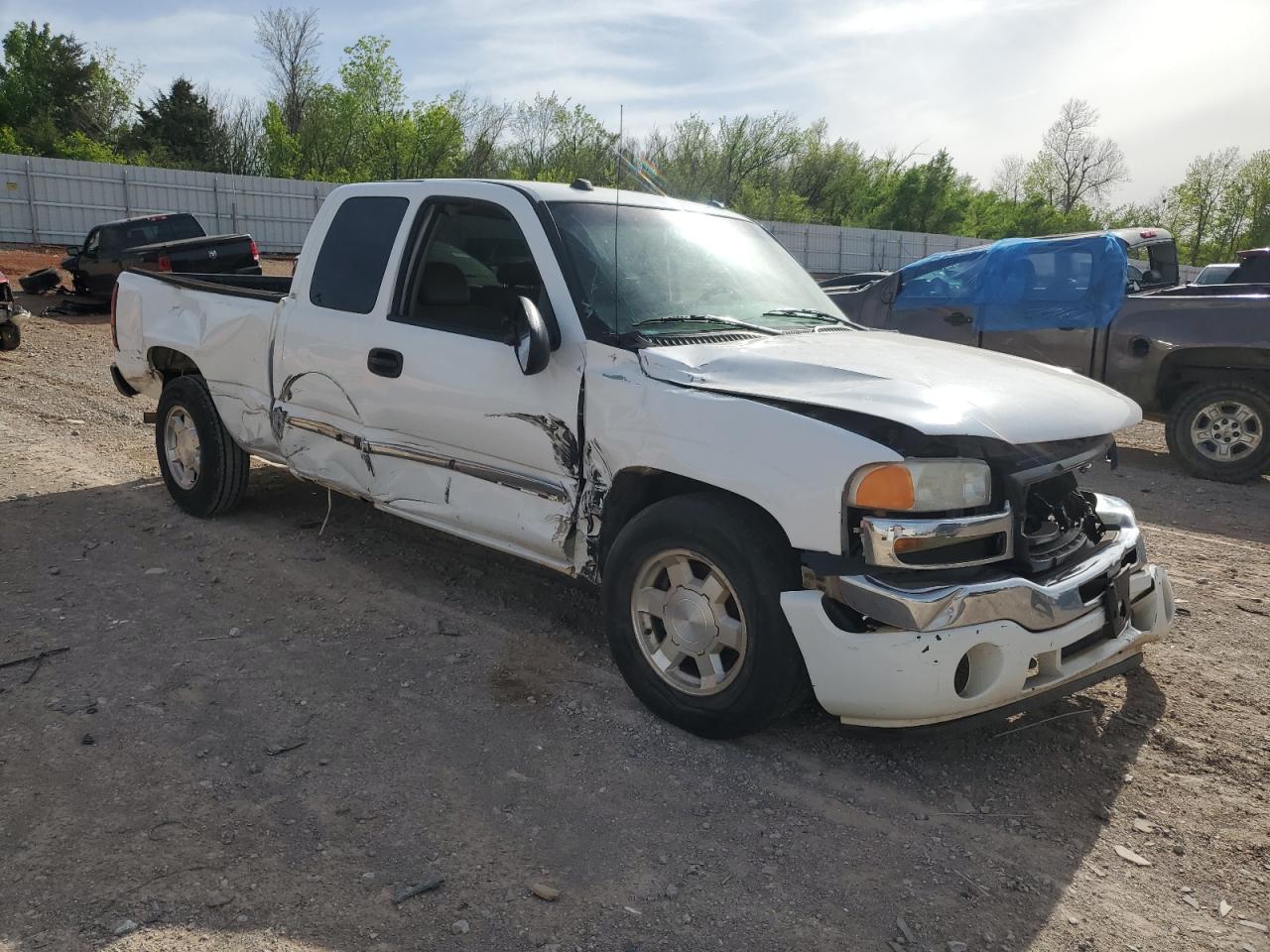 Photo 3 VIN: 1GTEC19T45Z188685 - GMC SIERRA 