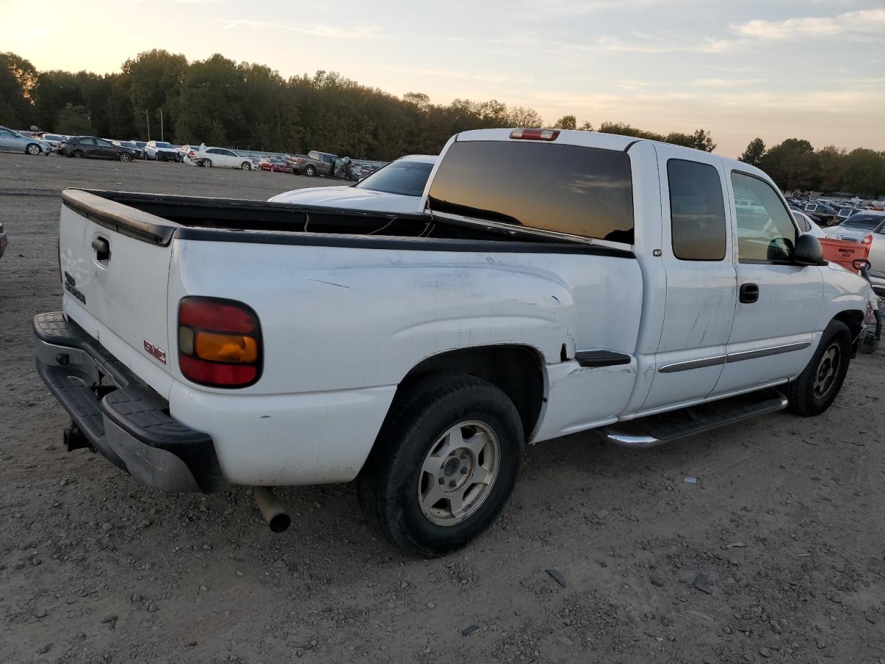 Photo 2 VIN: 1GTEC19T64Z258623 - GMC SIERRA 