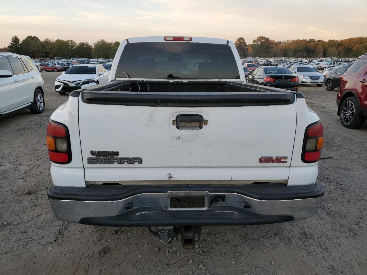 Photo 5 VIN: 1GTEC19T64Z258623 - GMC SIERRA 