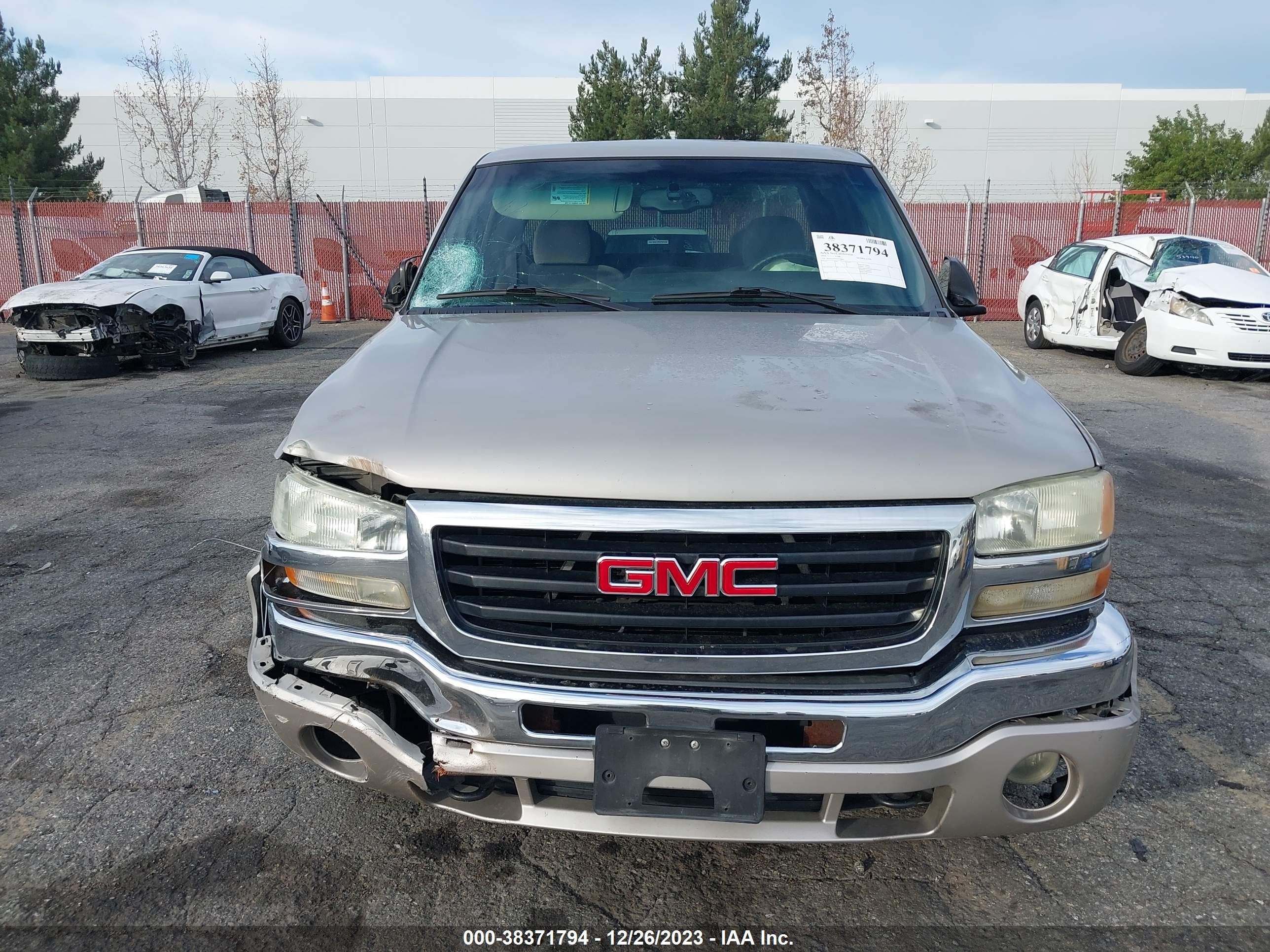 Photo 11 VIN: 1GTEC19T65Z129864 - GMC SIERRA 