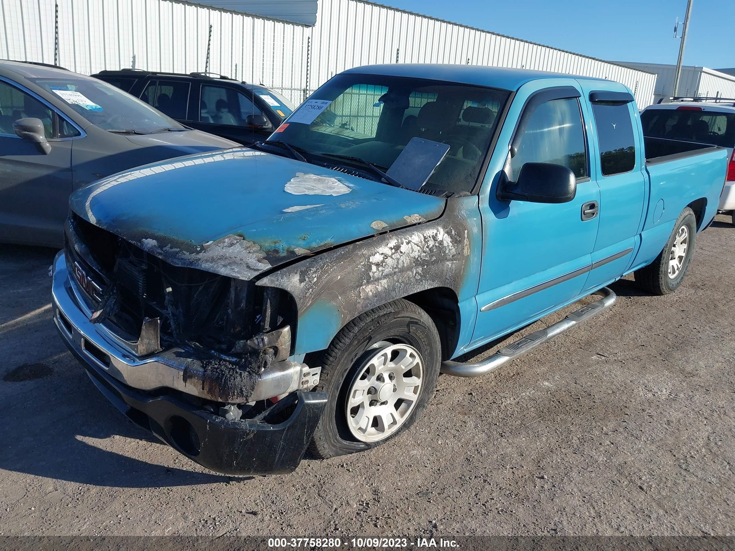 Photo 1 VIN: 1GTEC19TX5Z330604 - GMC SIERRA 