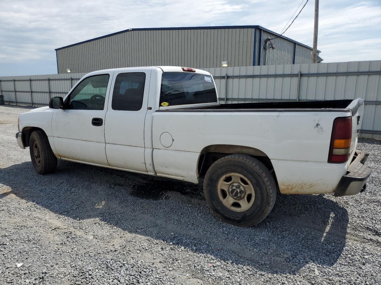 Photo 1 VIN: 1GTEC19V1YZ284621 - GMC SIERRA 