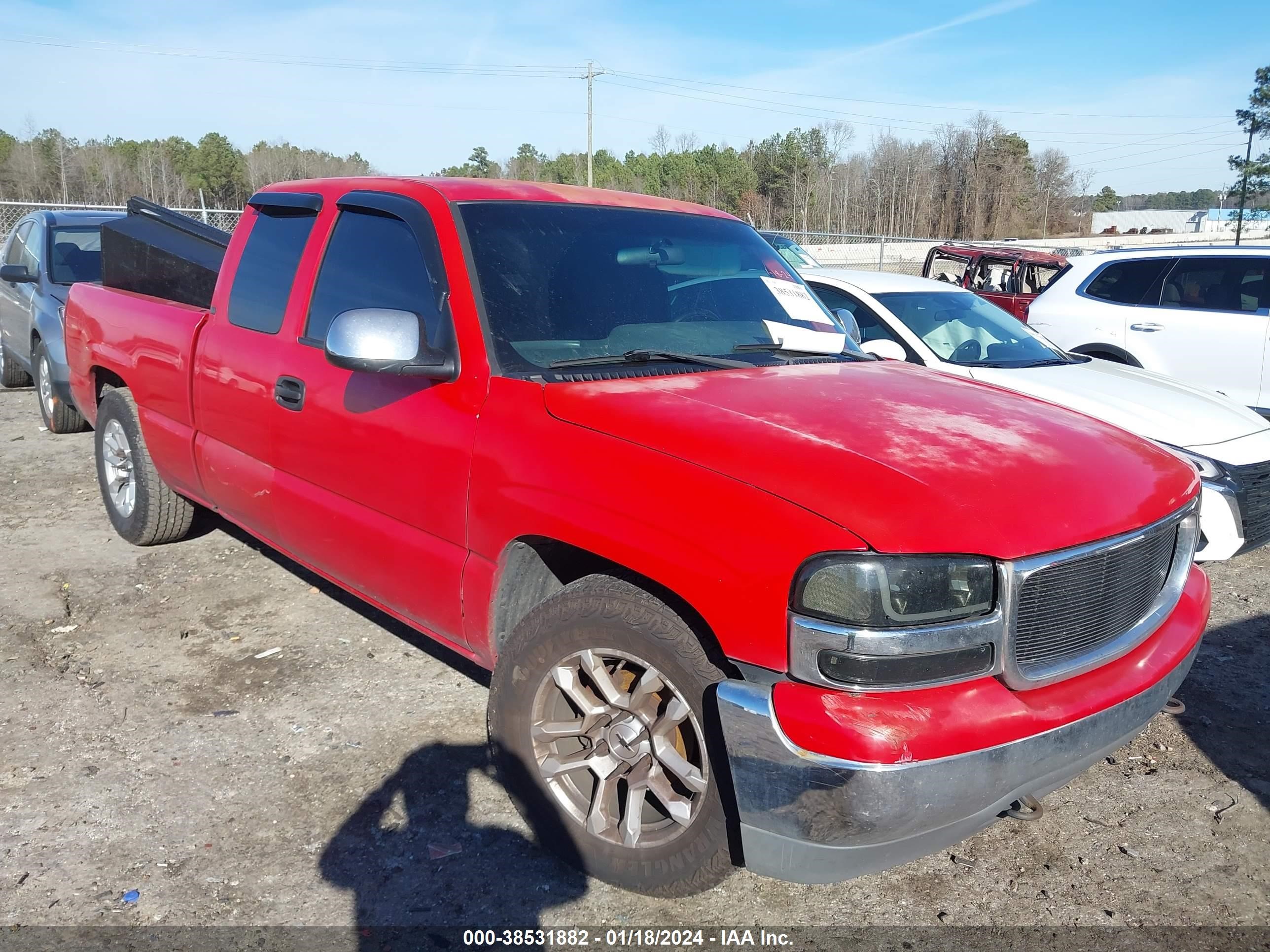 Photo 0 VIN: 1GTEC19V2YZ215596 - GMC SIERRA 